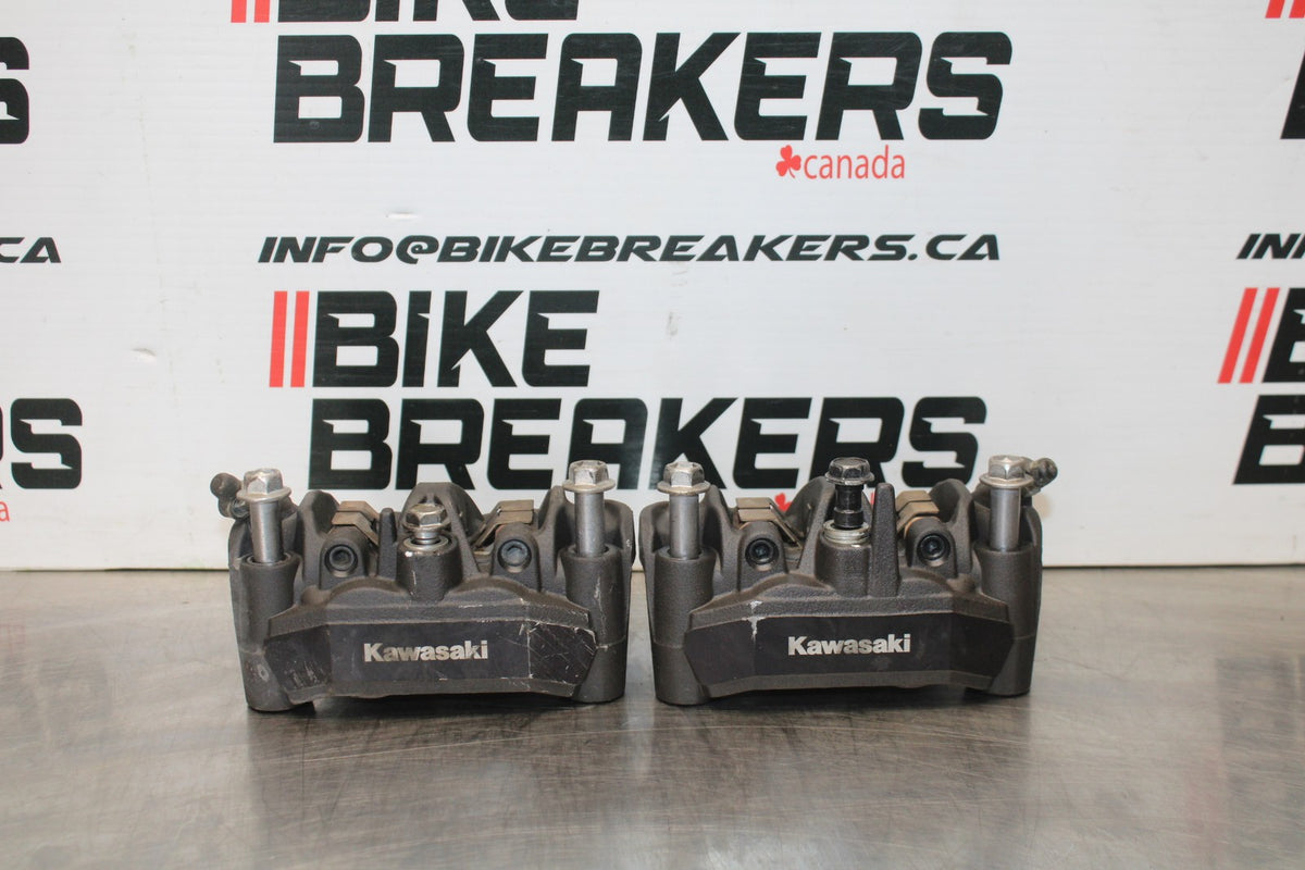 23-26 KAWASAKI NINJA ZX4RR RIGHT LEFT FRONT BRAKE CALIPER SET PAIR BB872