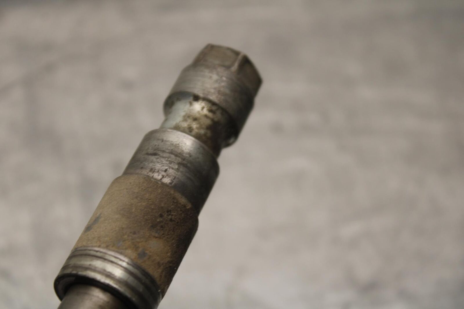 1983 Honda V45 Magna VF750C FRONT WHEEL RIM AXLE PIVOT BOLT 44301-461-770 BB91
