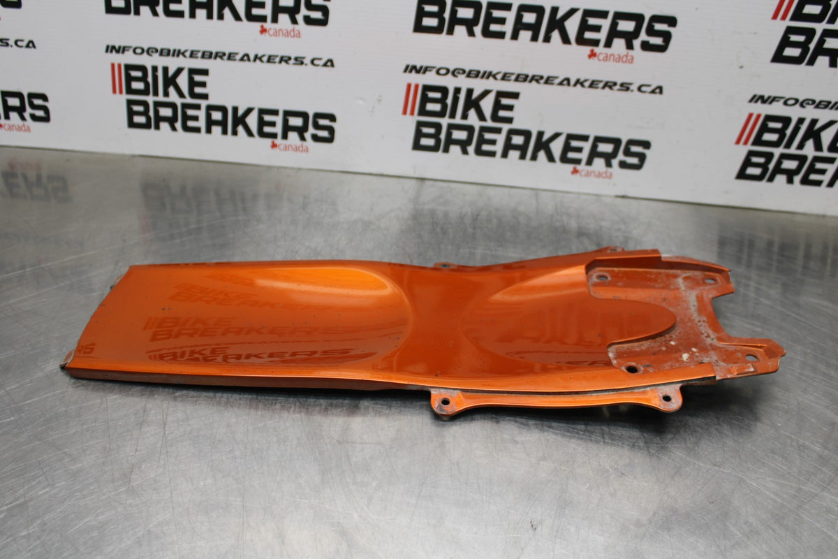 06-07 SUZUKI GSXR 600 REAR BACK TAIL UNDERTAIL FAIRING COWL FENDER BB178