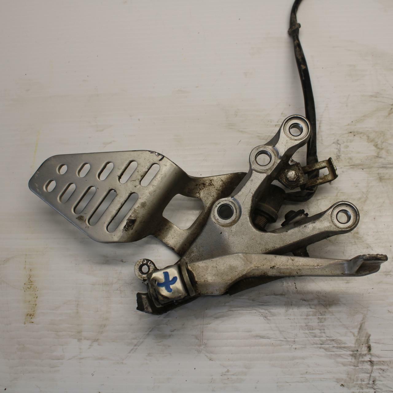 08-16 YAMAHA YZF R6 RIGHT REARSET REAR SET DRIVER FOOT PEG REST STOP BB273
