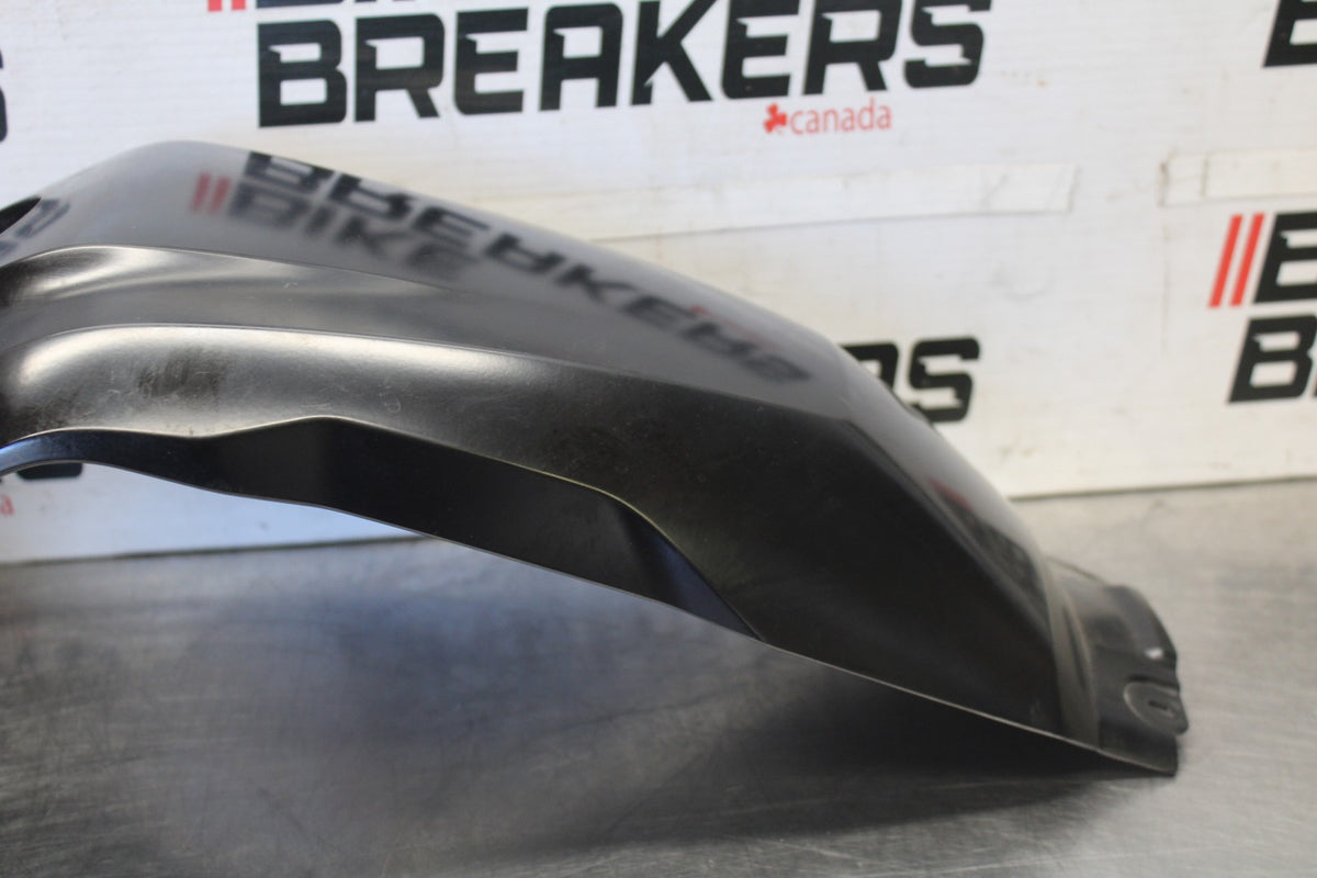 19 BMW F750GS CENTER GAS TANK FUEL CELL COVER FAIRING COWL BB938