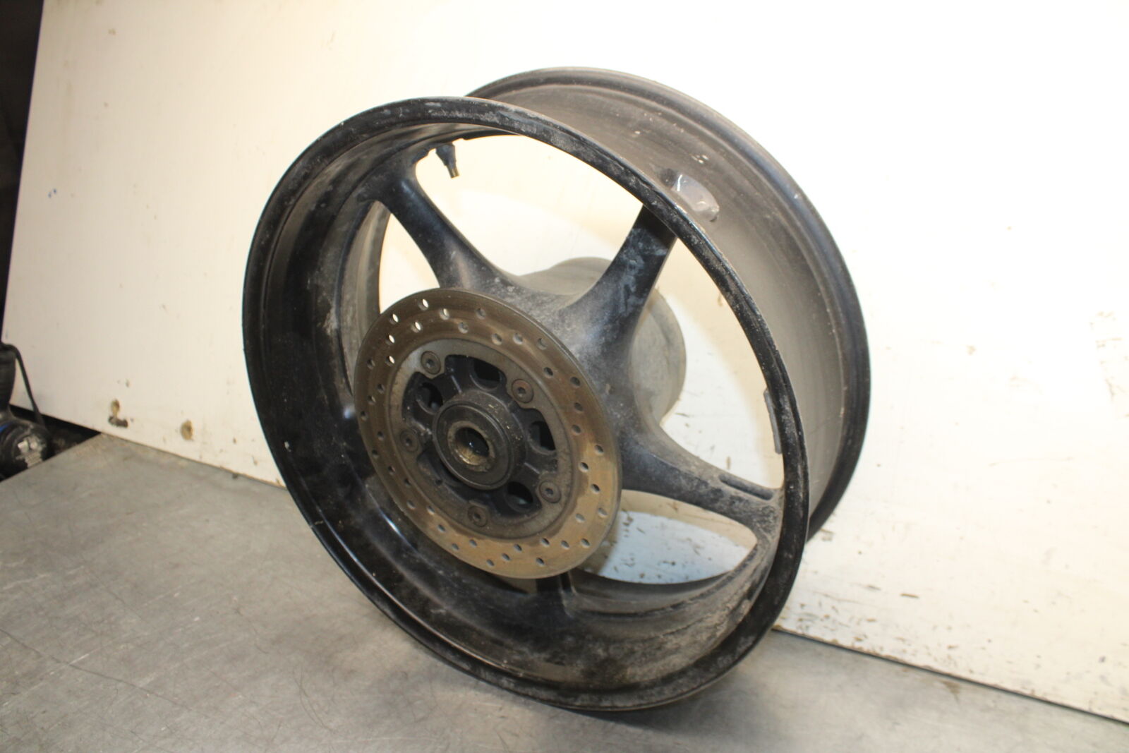 06-07 YAMAHA YZF R6 REAR WHEEL BACK RIM AND ROTOR BB742