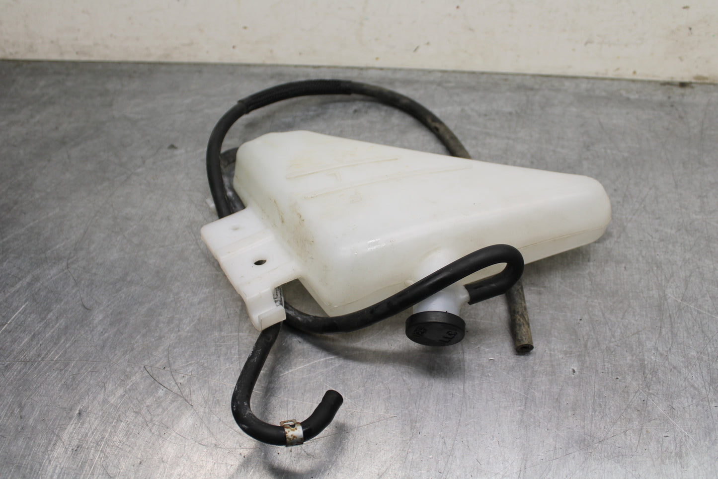 09 SUZUKI GSXR600 COOLANT WATER TANK RESERVOIR BOTTLE BB759
