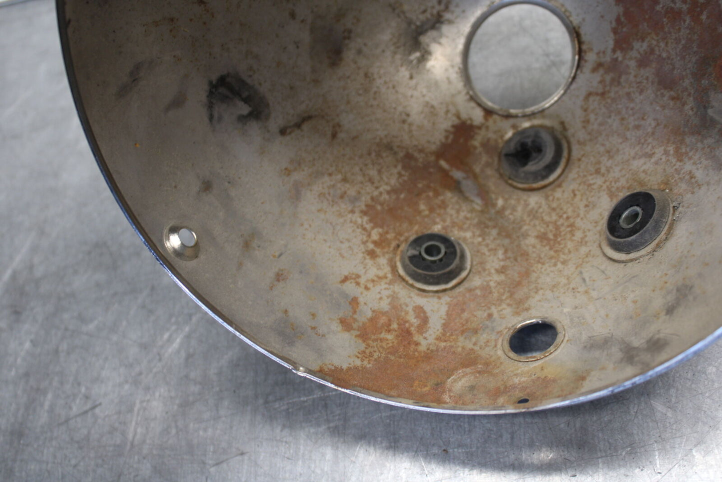 05-09 SUZUKI BOULEVARD C90 HEADLIGHT CASE HOUSING BUCKET BB692