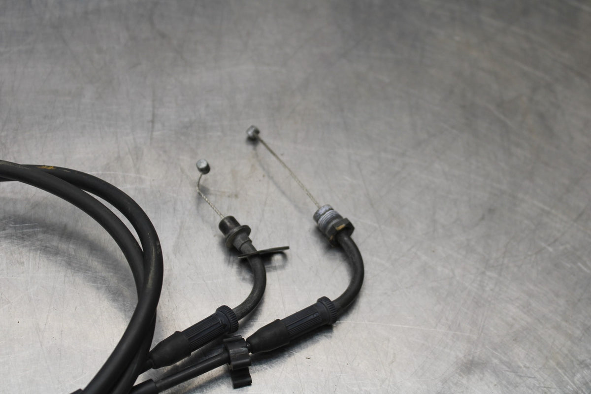 05 TRIUMPH ROCKET III THROTTLE CABLES LINES BB186