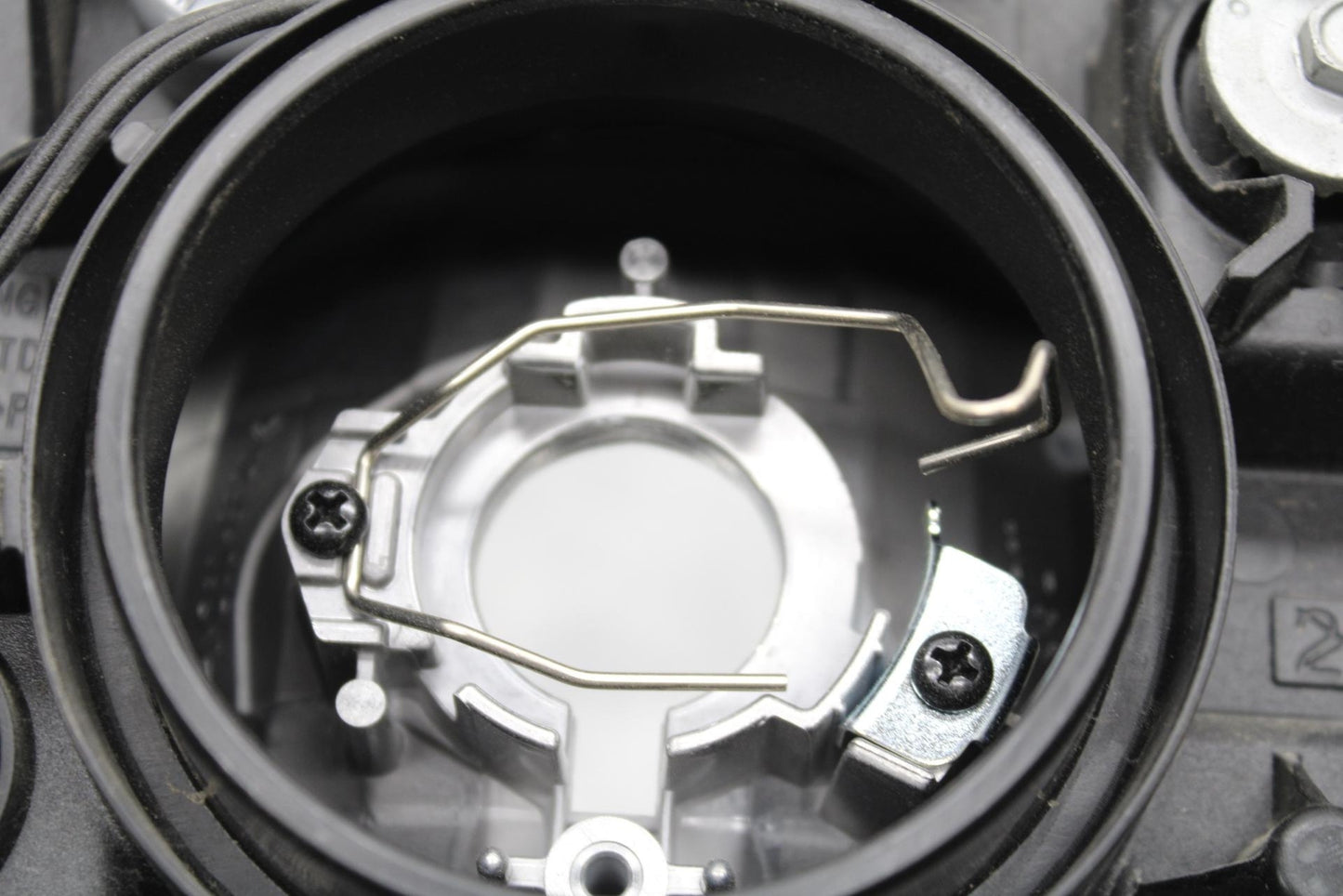 2015 Suzuki GSXR750 FRONT HEADLIGHT HEAD LIGHT LAMP BB595