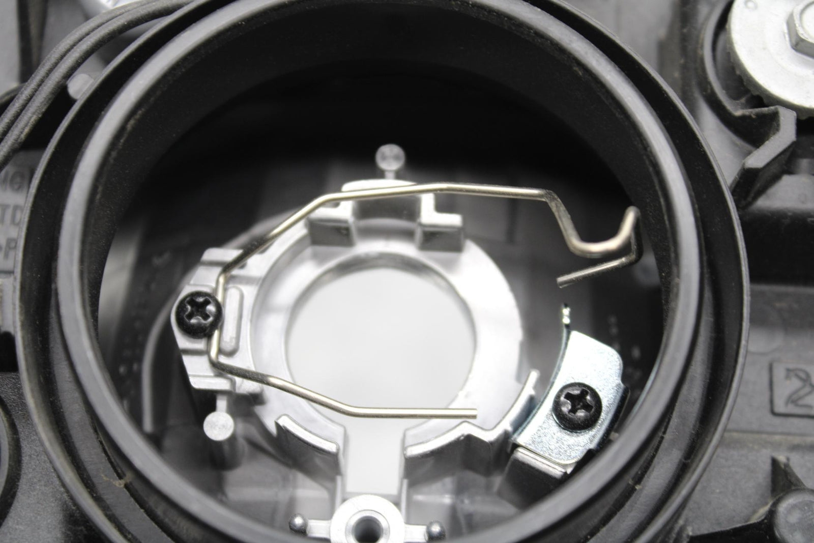2015 Suzuki GSXR750 FRONT HEADLIGHT HEAD LIGHT LAMP BB595
