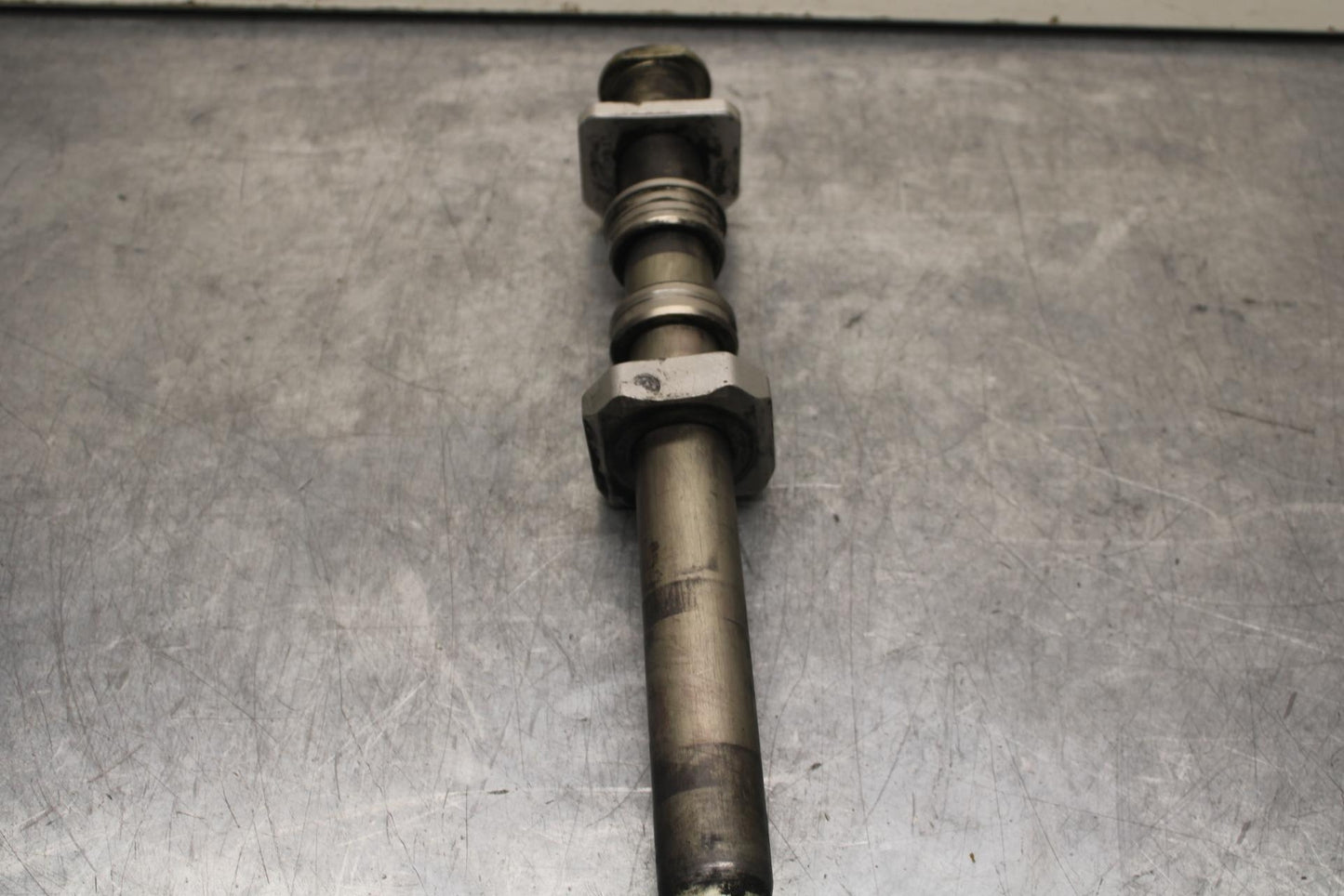 05 YAMAHA YZF R6S REAR AXLE BACK WHEEL RIM PIVOT BOLT AXEL BB50