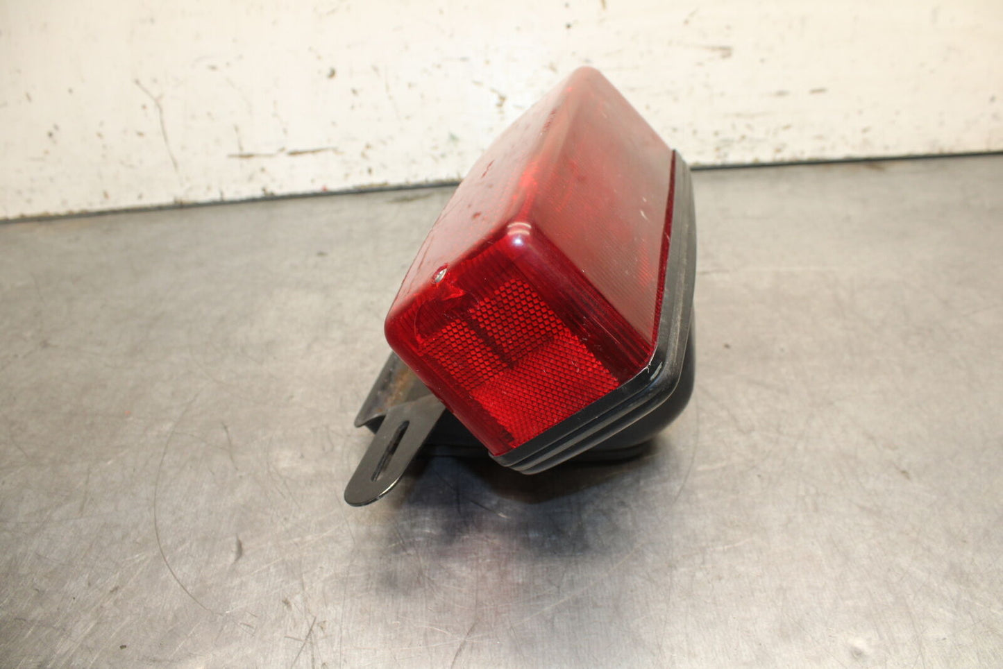 78-81 YAMAHA XS1100 REAR TAIL TAILLIGHT BACK BRAKE LIGHT BB107