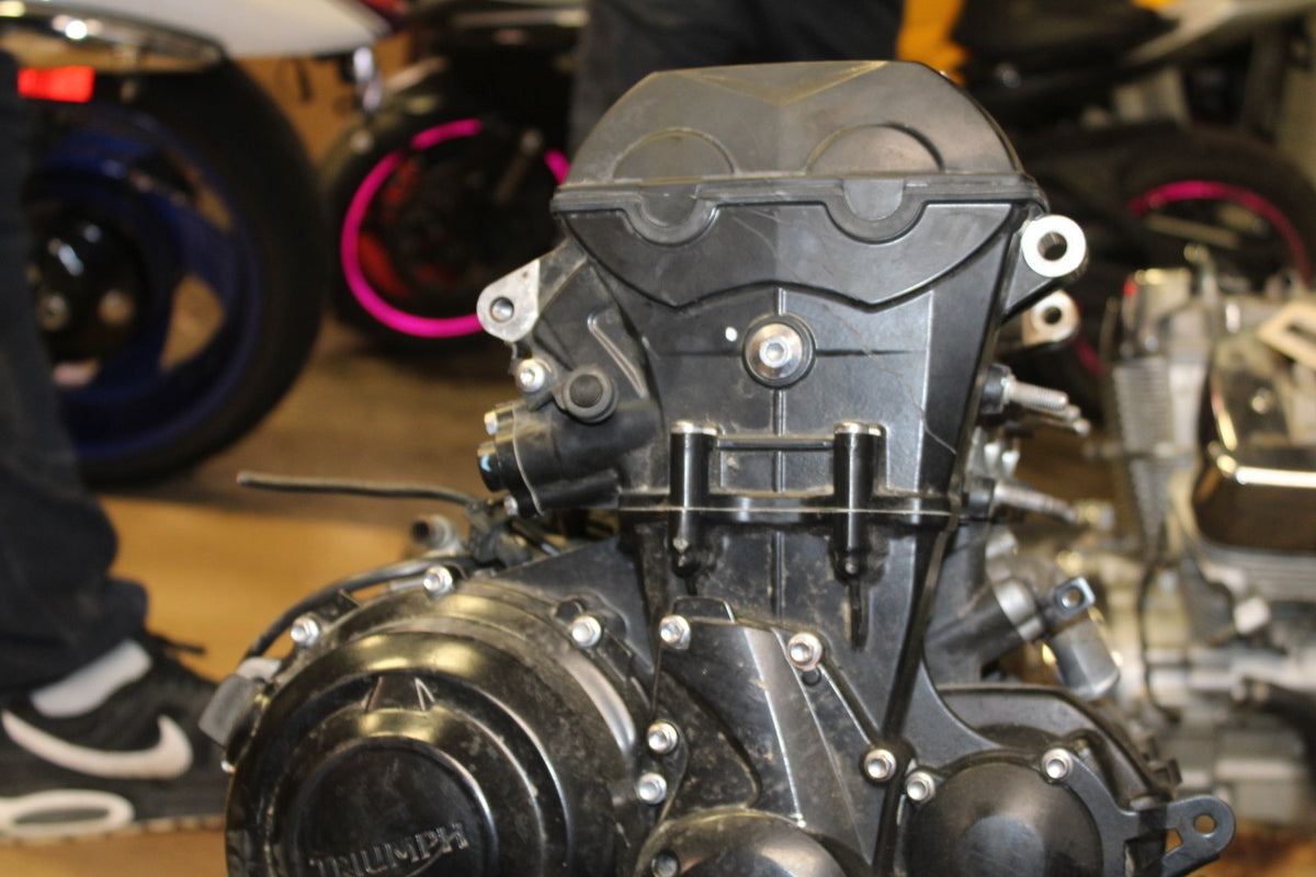 14 TRIUMPH STREET TRIPLE ABS ENGINE MOTOR BB808