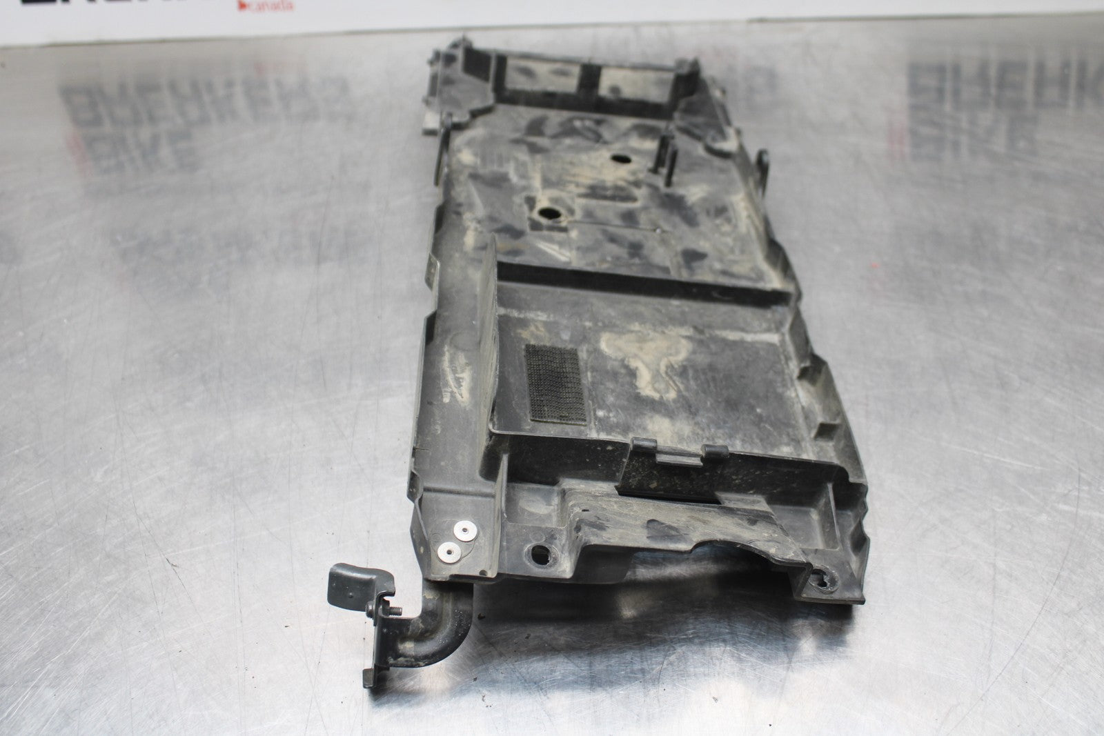 08 KAWASAKI NINJA ZX10R REAR BACK TAIL UNDERTAIL BATTERY TRAY PLASTIC BB201