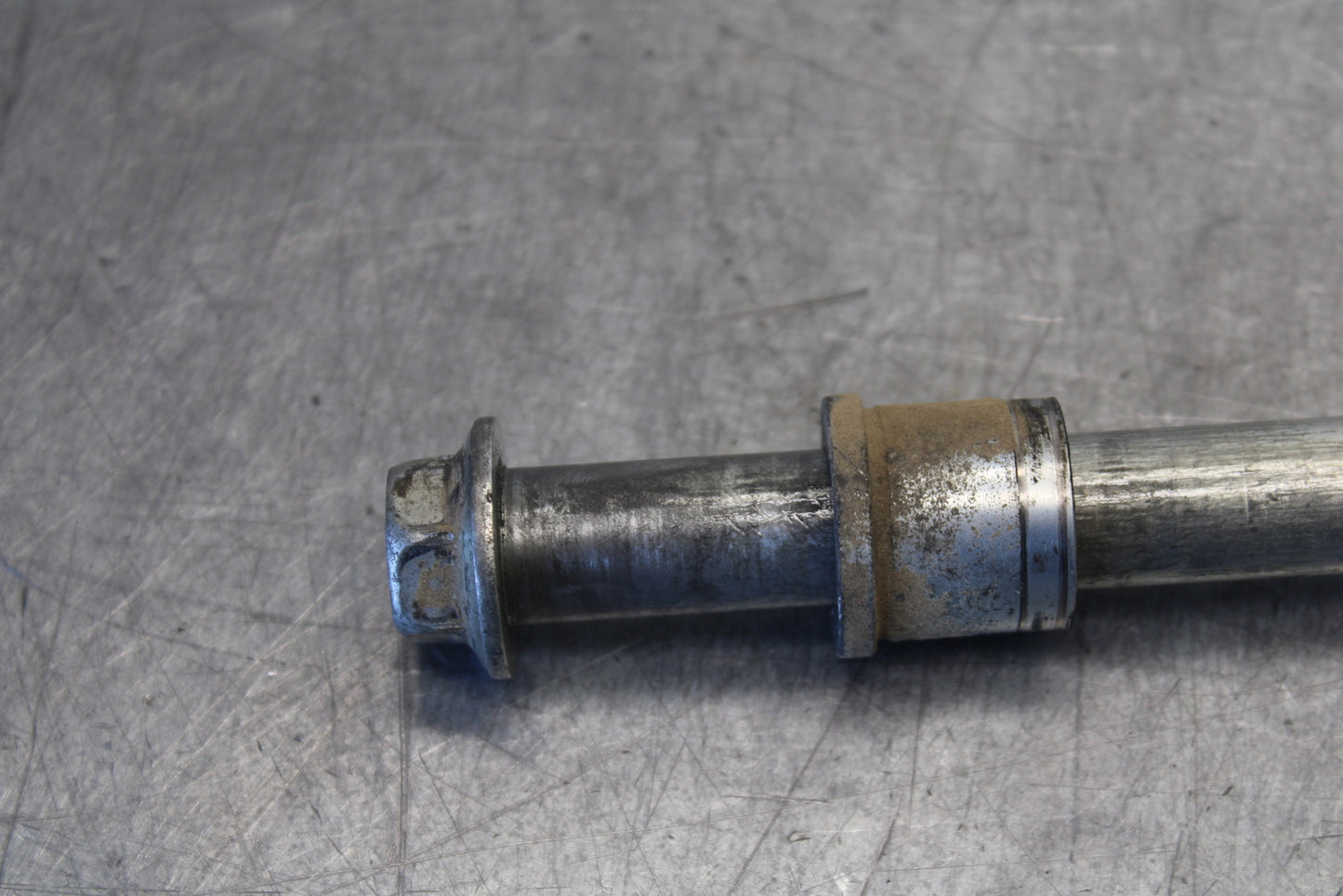 09-15 YAMAHA FZ6R FRONT WHEEL RIM AXLE PIVOT BOLT 20S-25181-00-00 BB686