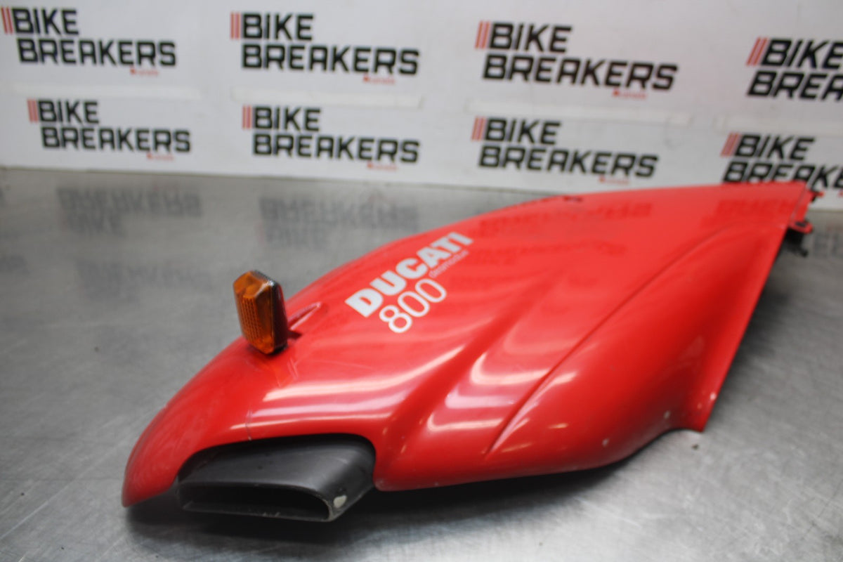 05 DUCATI SUPERSPORT 800 LEFT FRONT UPPER MID SIDE FAIRING COWL PLASTIC BB913