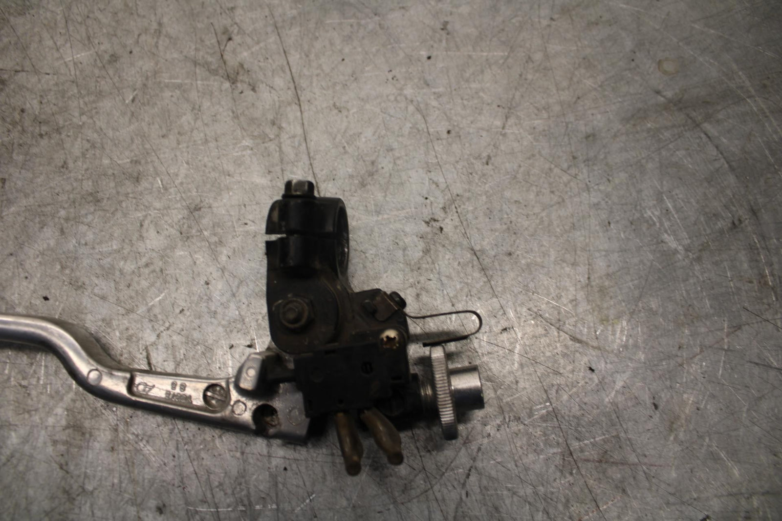2003 Yamaha YZF R6 CLUTCH PERCH MOUNT WITH LEVER  BB539