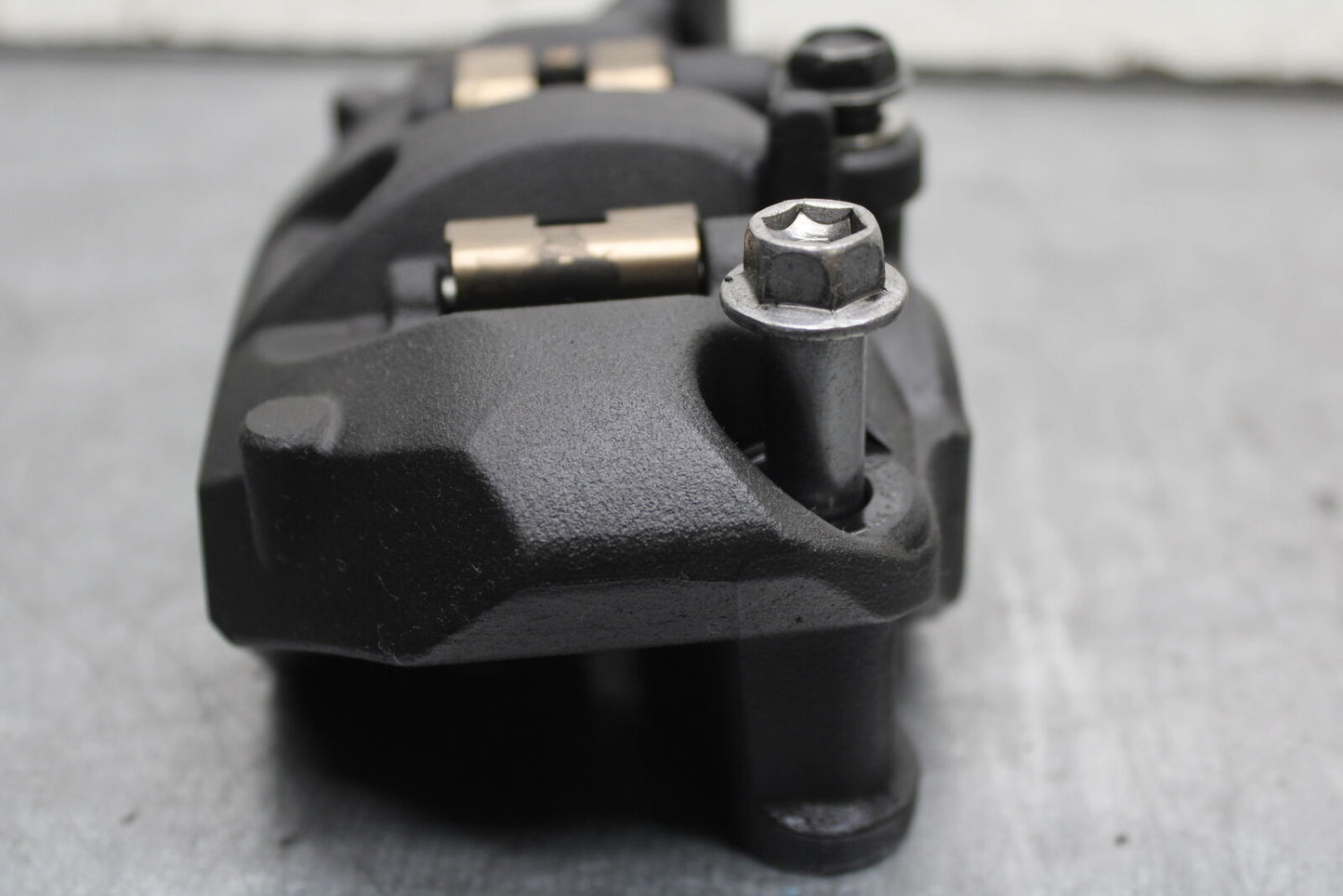 13-18 KAWASAKI NINJA ZX6R RIGHT LEFT FRONT BRAKE CALIPER SET PAIR CALIPERS BB666