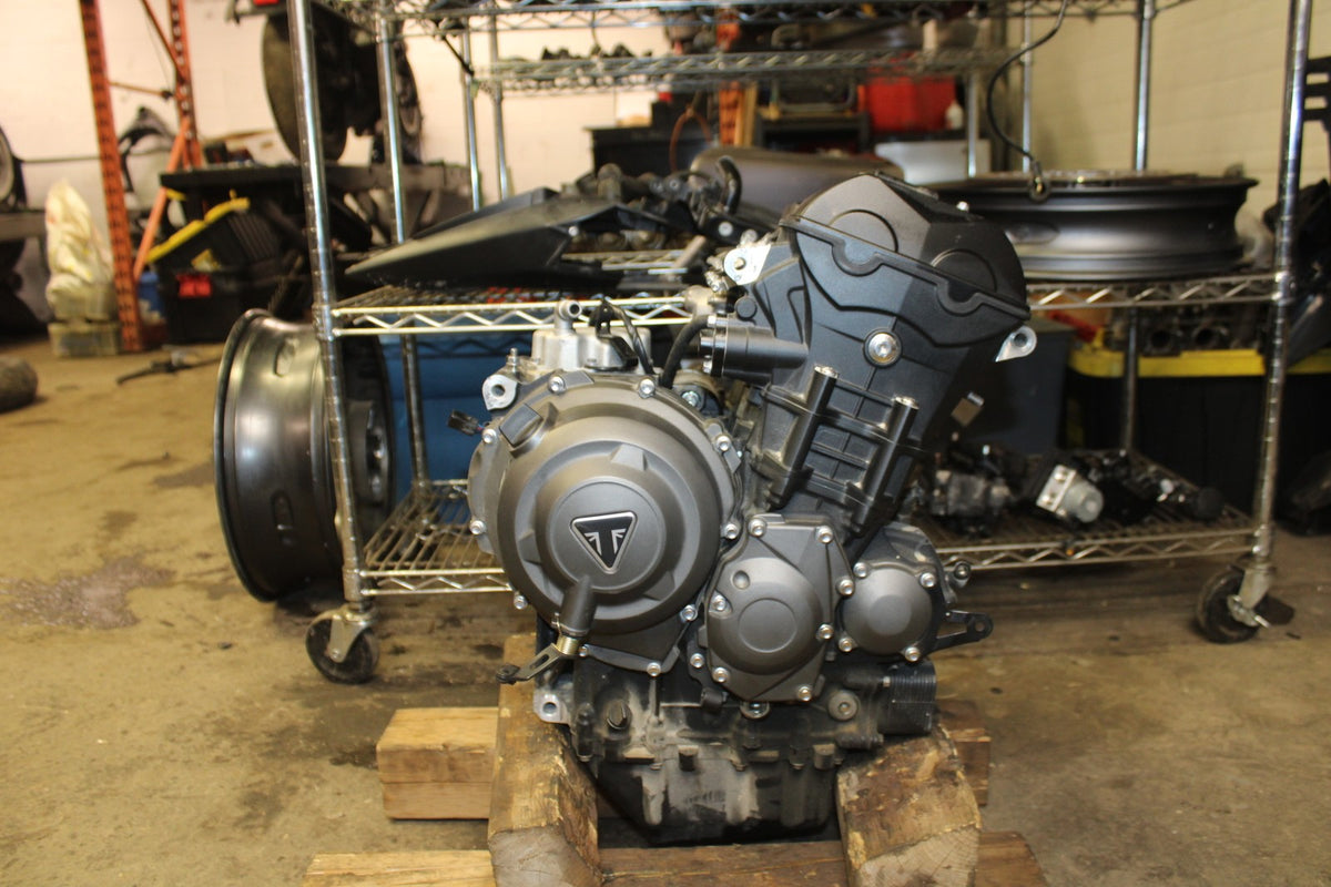 20 TRIUMPH STREET TRIPLE 765 15,358KM ENGINE MOTOR BB864