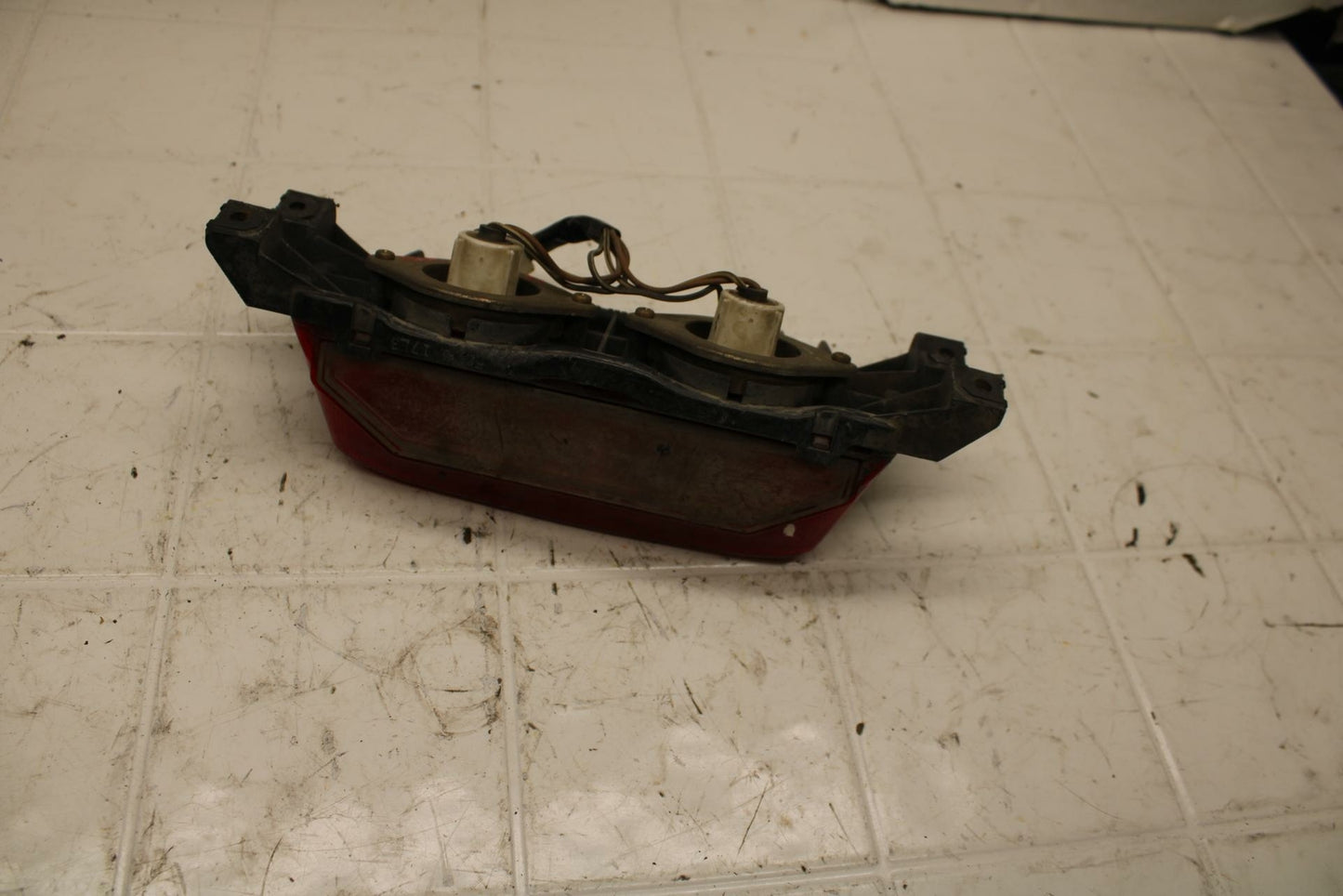 93-96 SUZUKI GSXR1100W REAR TAIL TAILLIGHT BACK BRAKE LIGHT BB12