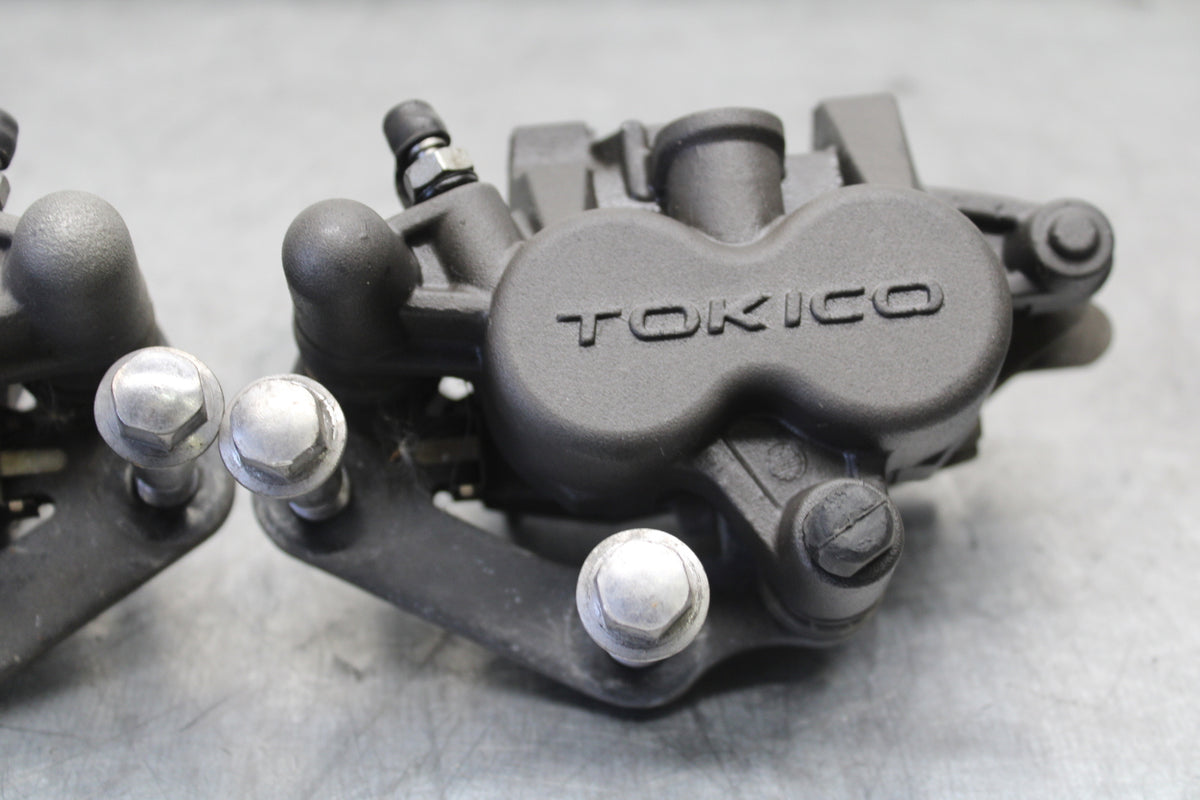 12-17 KAWASAKI ER-6N Z650 RIGHT LEFT FRONT BRAKE CALIPER SET PAIR CALIPERS BB709