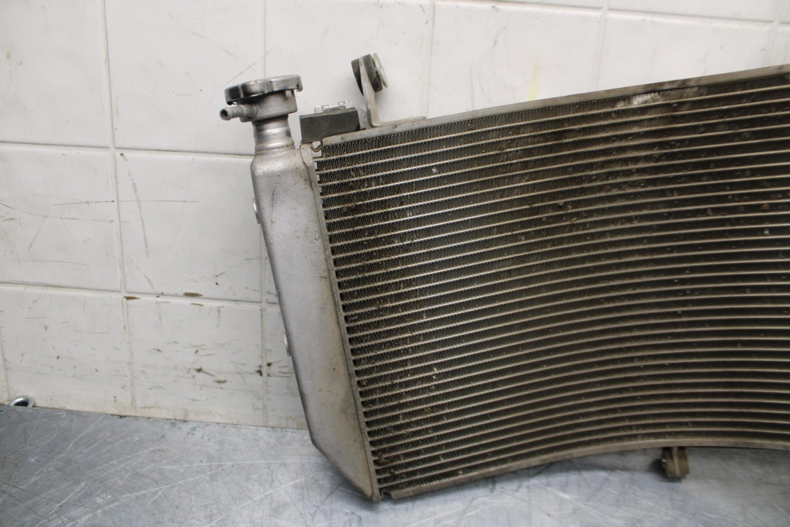 18 YAMAHA YZF R1  ENGINE RADIATOR MOTOR COOLER COOLING RADIATER BB473