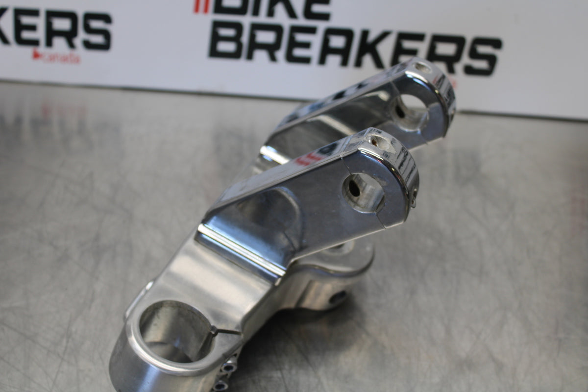 04 YAMAHA ROAD STAR XV1700A FORKS UPPER TRIPLE TREE CLAMP BB155