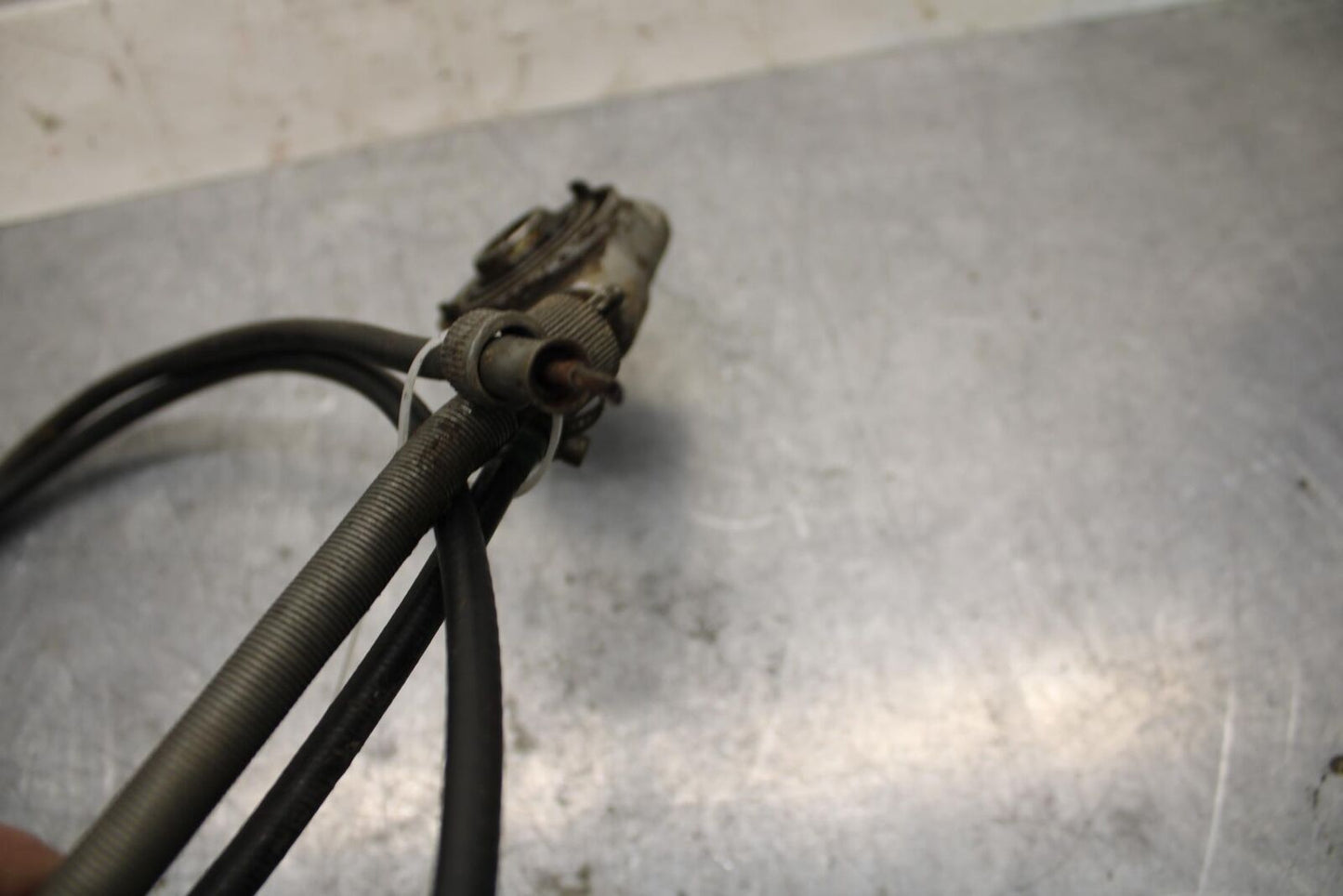 75 SUZUKI GT 550 SPEEDOMETER DRIVE SPEEDO LINE BB72