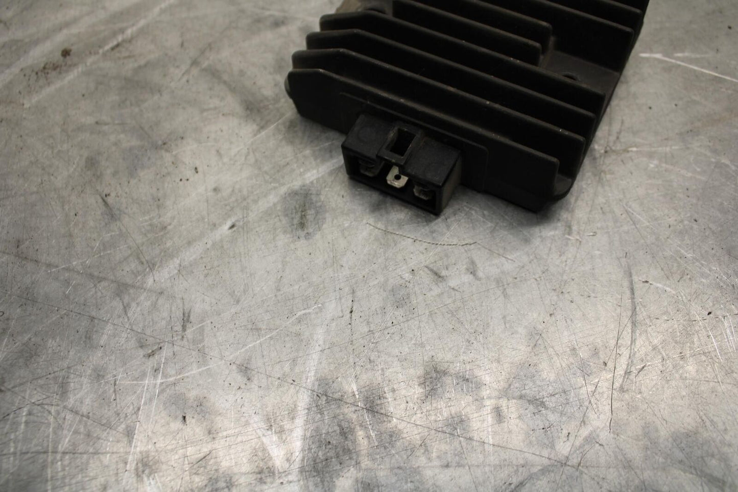 05 YAMAHA YZF R6S RECTIFIER VOLTAGE REGULATOR BB462