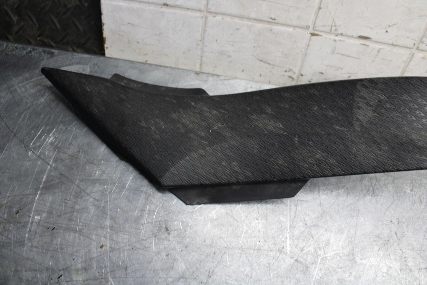 2012 Kawasaki Ninja ZX6R  RIGHT GAS TANK FUEL CELL PANEL COVER TRIM COWL   BB529