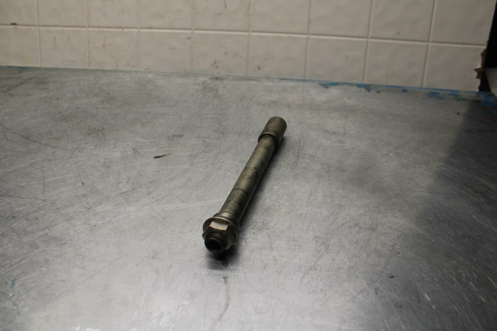 11-17 SUZUKI GSXR600 FRONT WHEEL RIM AXLE PIVOT BOLT BB417