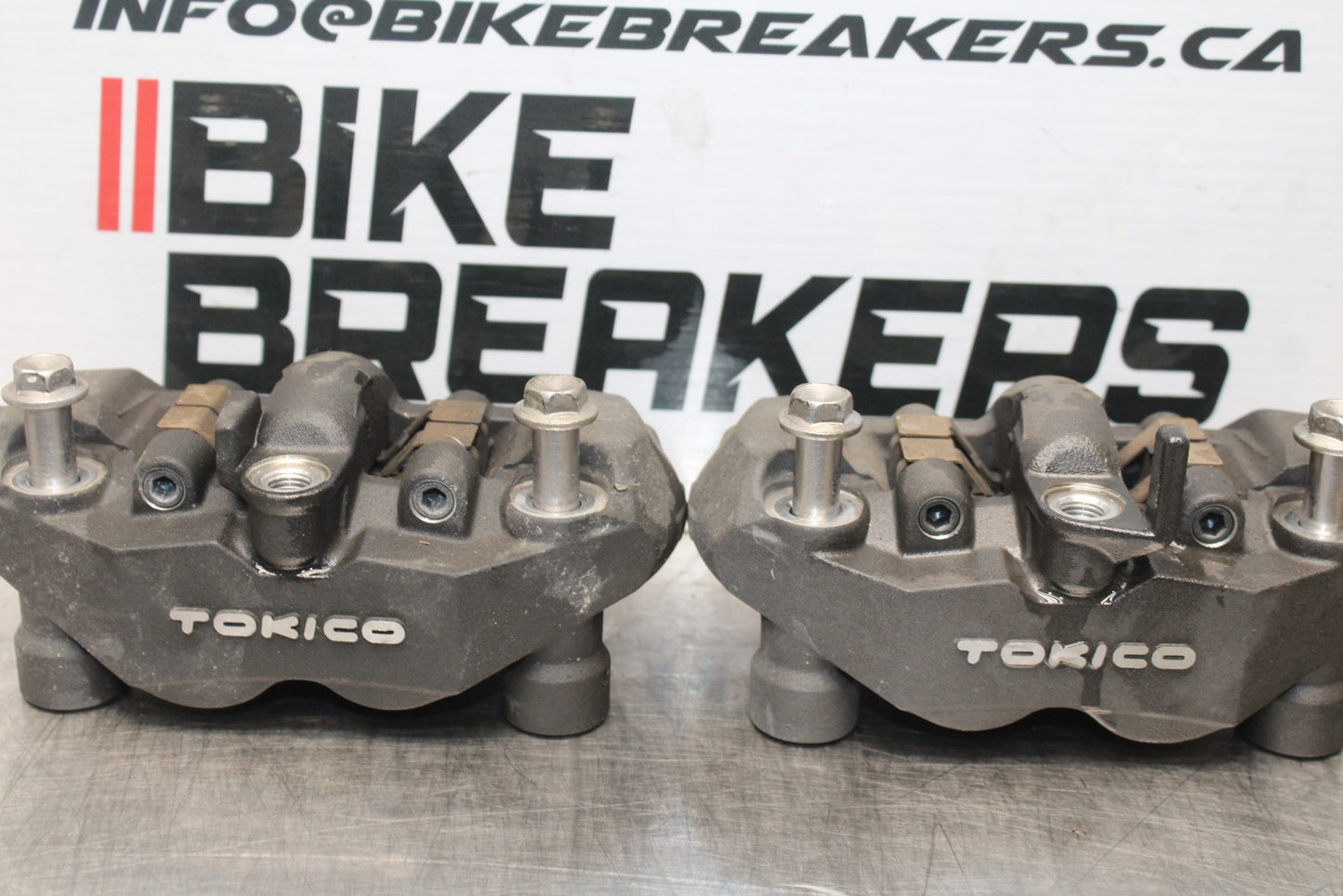 08-10 SUZUKI GSXR 600 RIGHT LEFT FRONT BRAKE CALIPER SET PAIR CALIPERS BB202