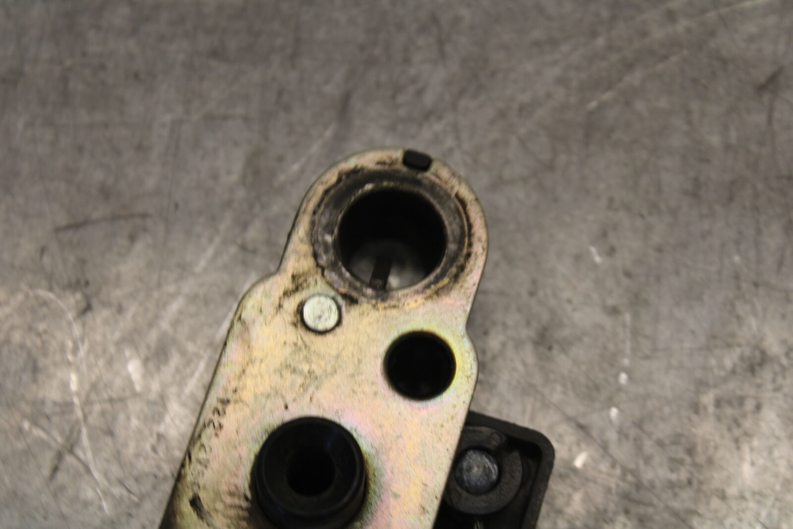 05-06 SUZUKI GSXR1000 REAR PASSENGER SEAT LATCH LOCK ASSEMBLY 45280-01A00 BB663