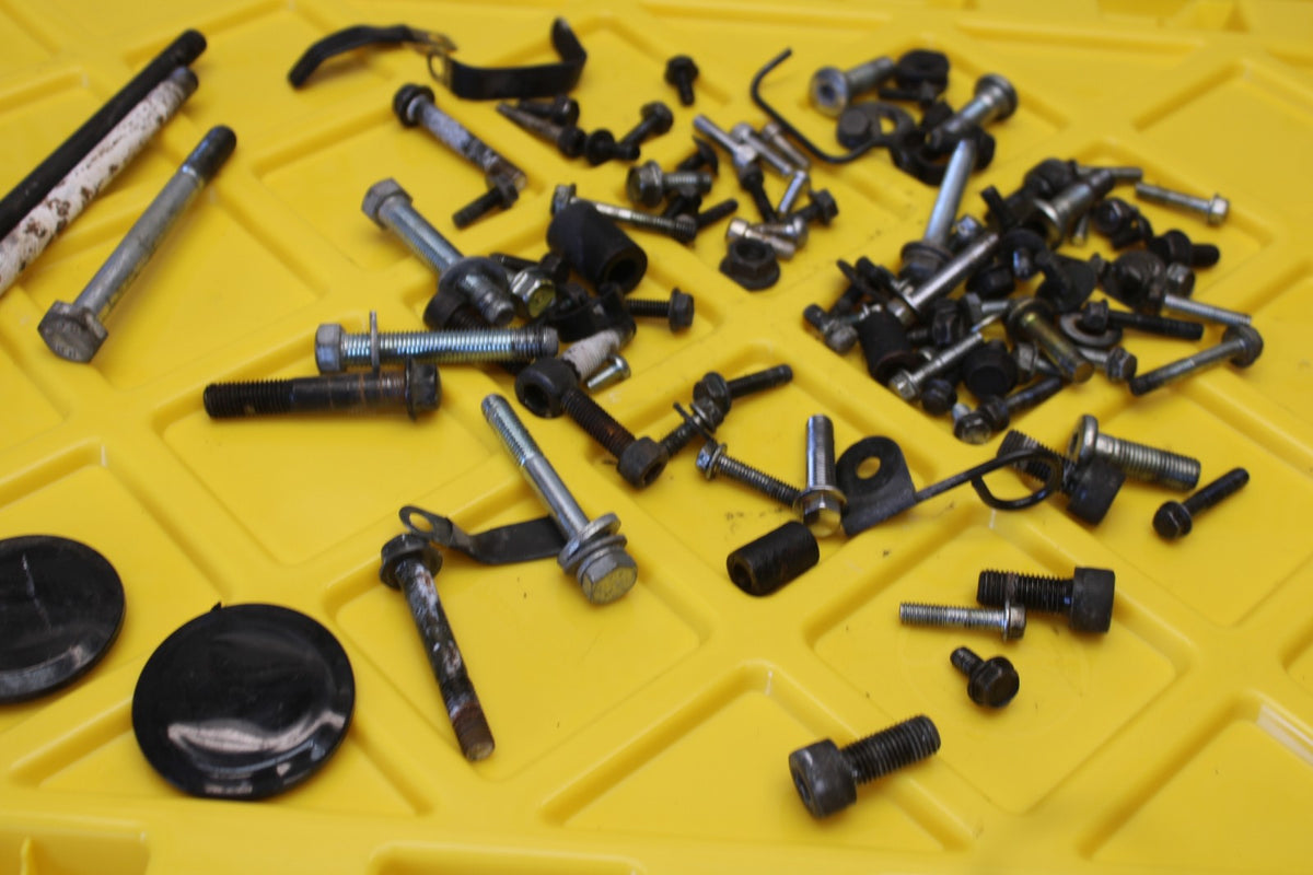 02 KAWASAKI VULCAN 800 VN800B CLASSIC MOUNTING BOLTS HARDWARE BB862