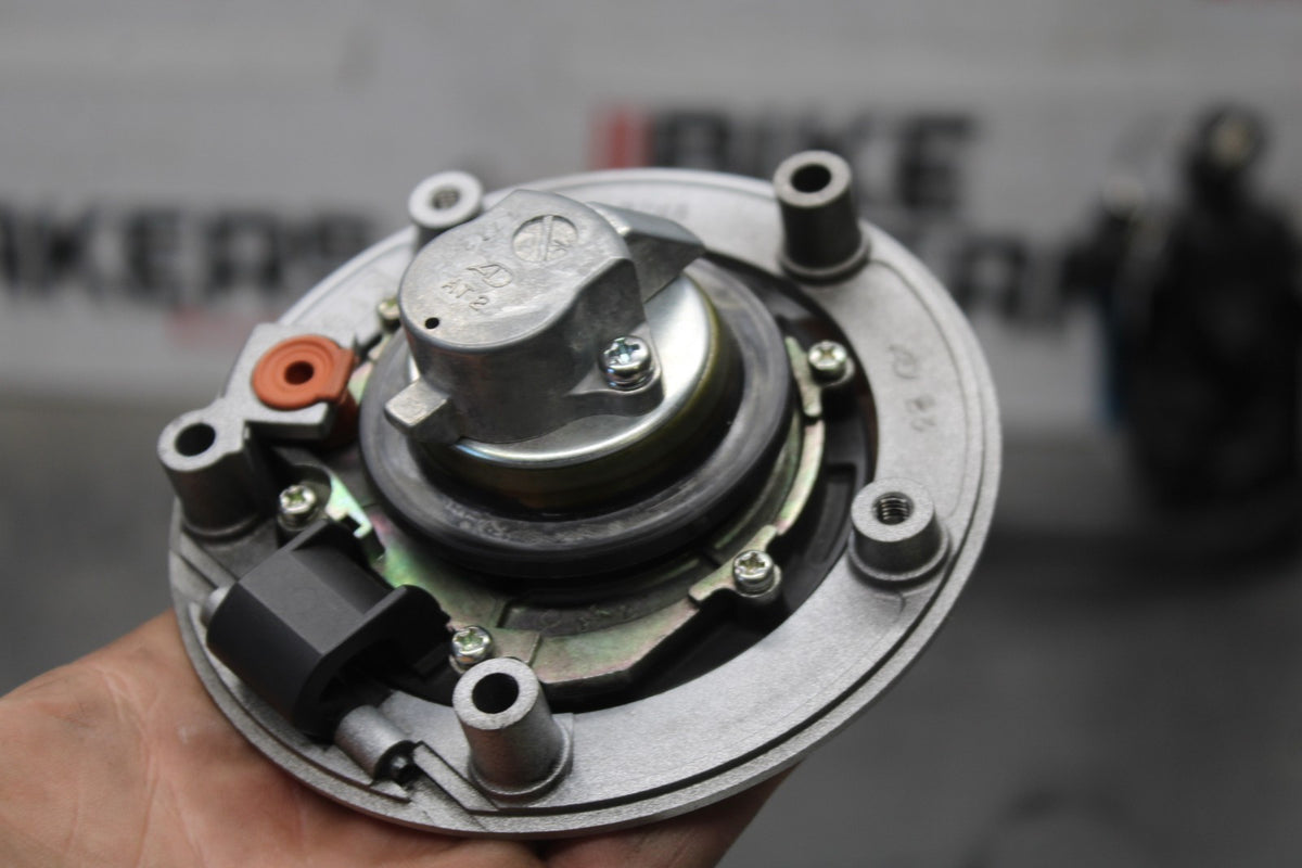 07-08 SUZUKI GSXR1000 IGNITION LOCK & GAS CAP TWO KEYS BB944