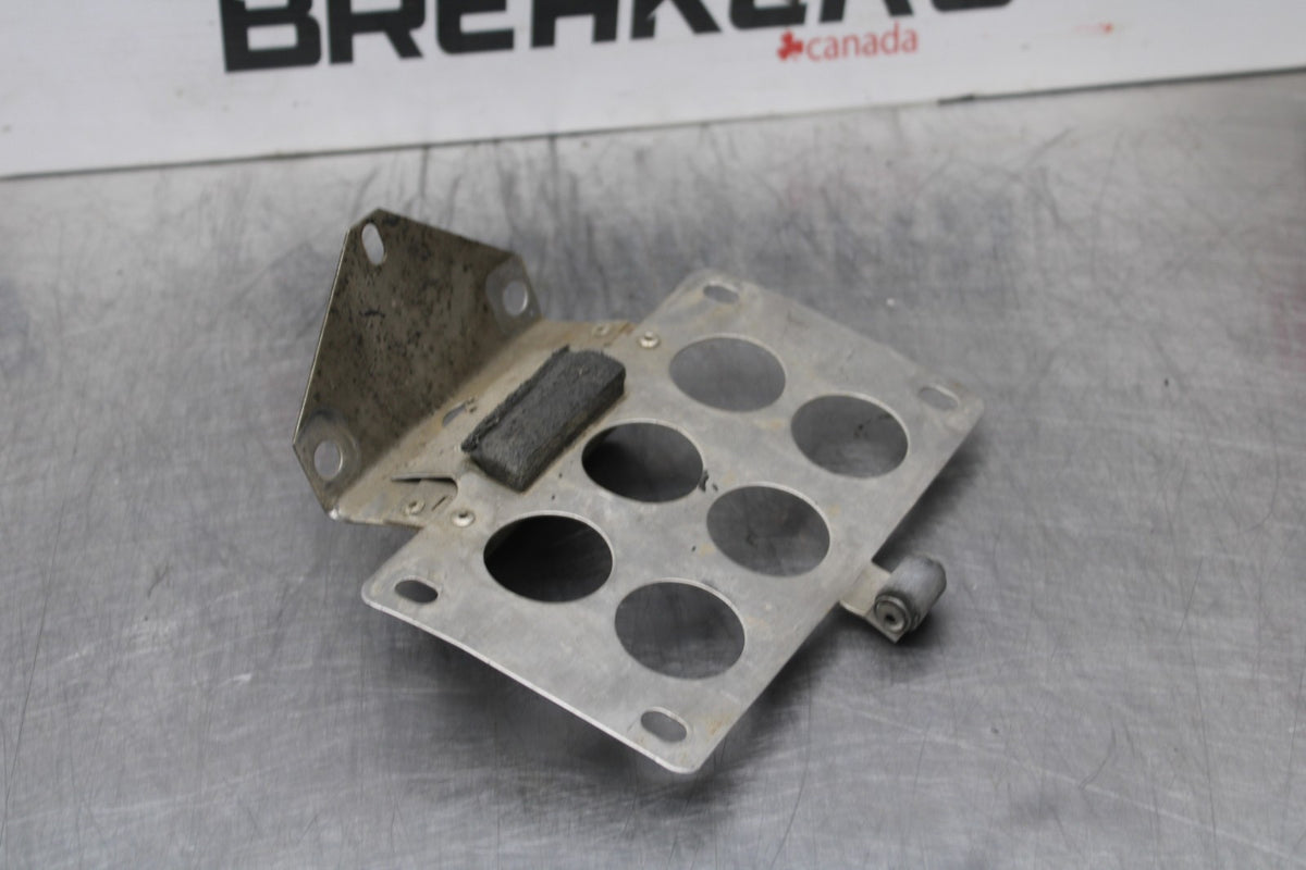 07-08 YAMAHA YZF R1 FENDER ELIMINATOR LICENSE PLATE BRACKET  BB771