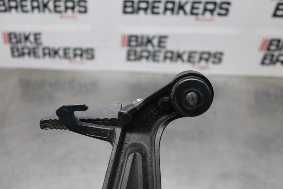15-26 SUZUKI GSXR600 RIGHT REAR BACK PASSENGER PEG BB888