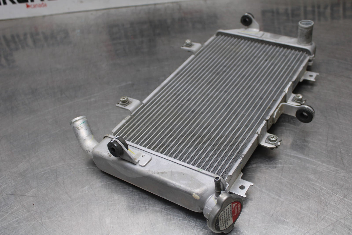 24 KAWASAKI NINJA 500 ABS ENGINE RADIATOR MOTOR COOLER COOLING RADIATER BB818