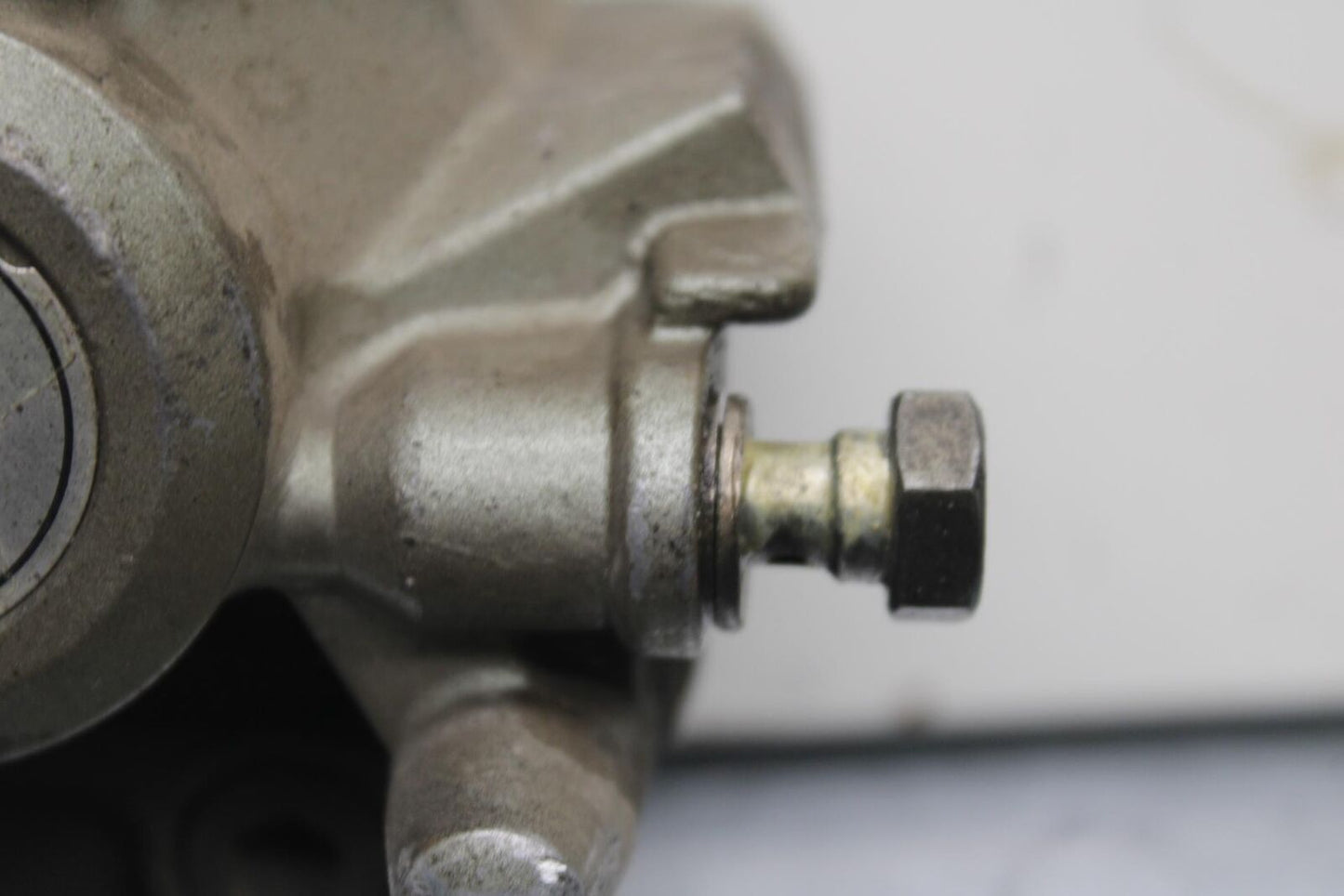 1985 Kawasaki Ninja 900R ZX900A REAR BACK BRAKE CALIPER W MOUNT  BB84