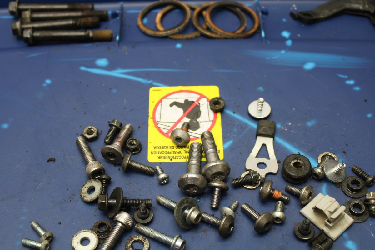 15-17 YAMAHA YZF R1 MOUNTING BOLTS HARDWARE MOTOR SCREWS BB190