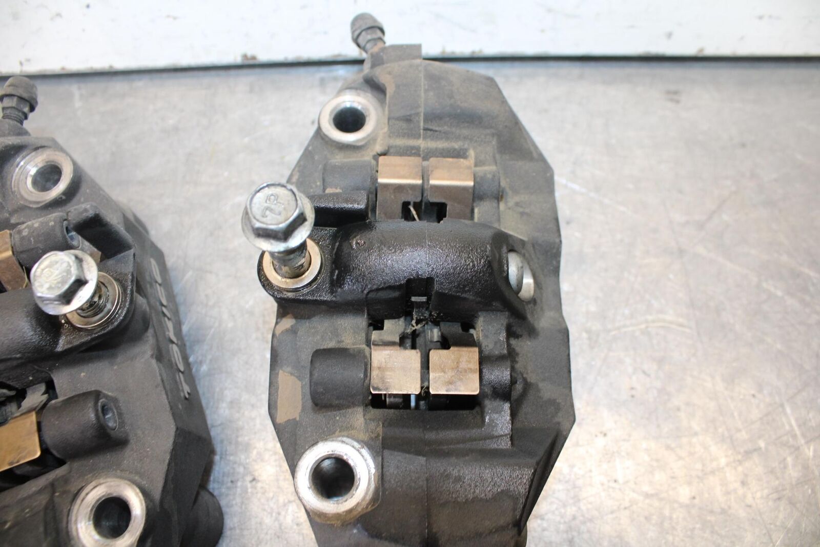 08-10 SUZUKI GSXR 600  RIGHT LEFT FRONT BRAKE CALIPER SET PAIR CALIPERS BB101
