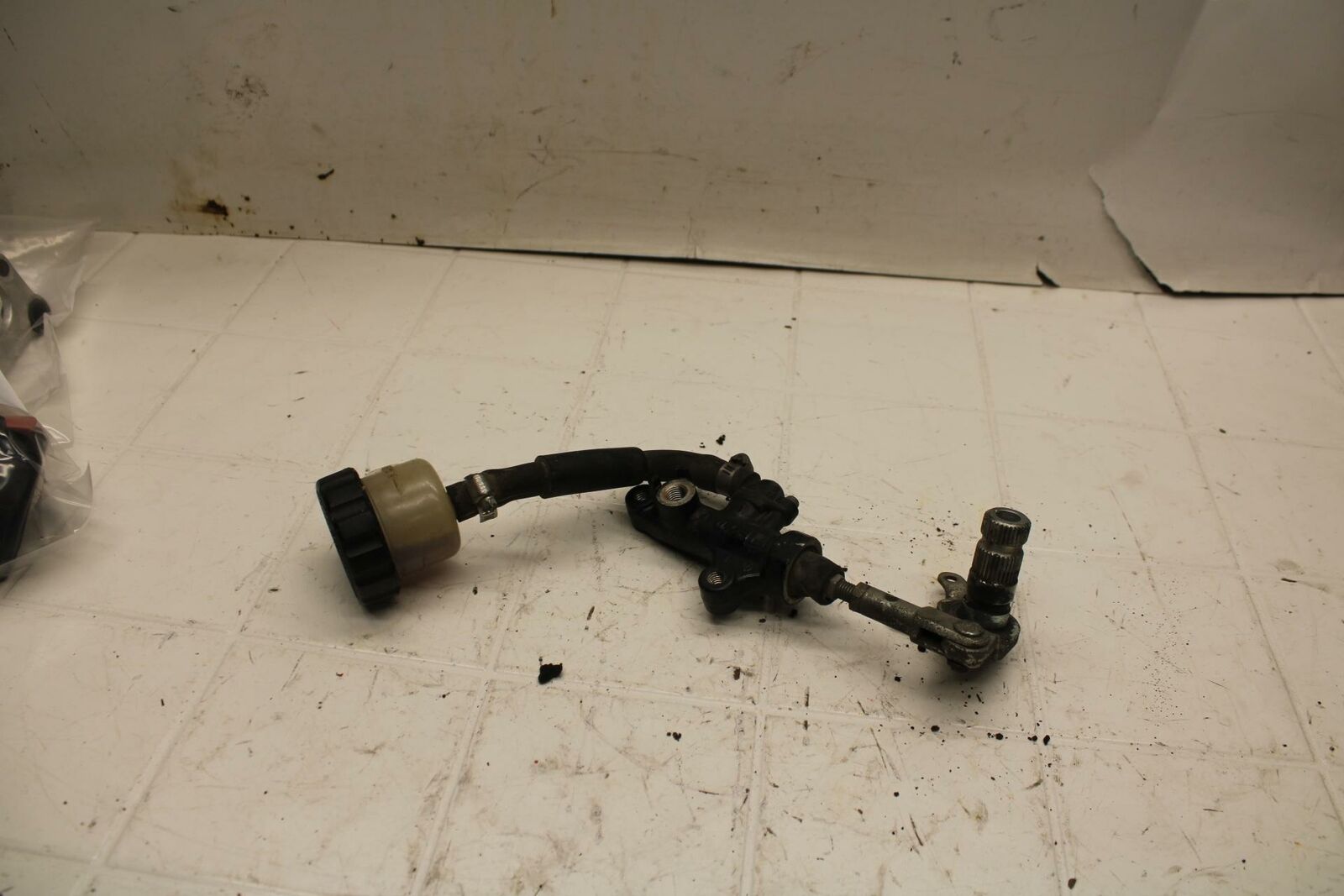 86-89 YAMAHA FJ1200 REAR BACK BRAKE MASTER CYLINDER W RESERVOIR BB11