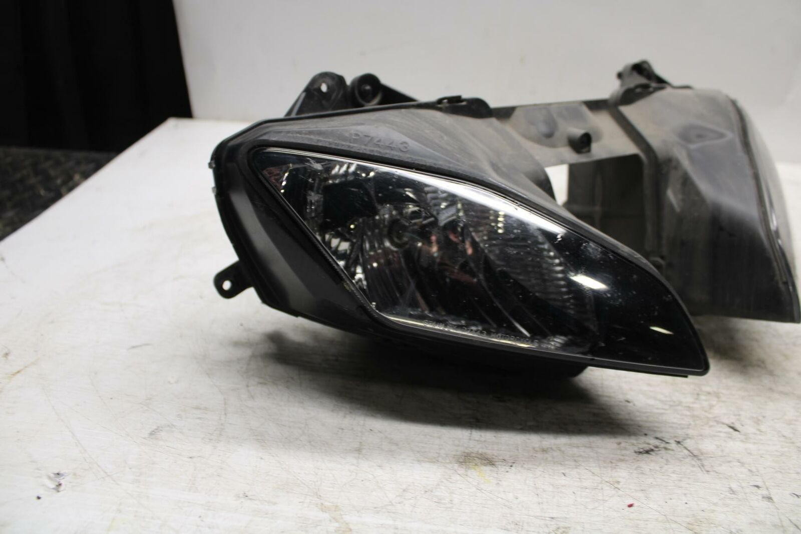 08 YAMAHA YZF R6 2c0 FRONT HEADLIGHT HEAD LIGHT LAMP BB365