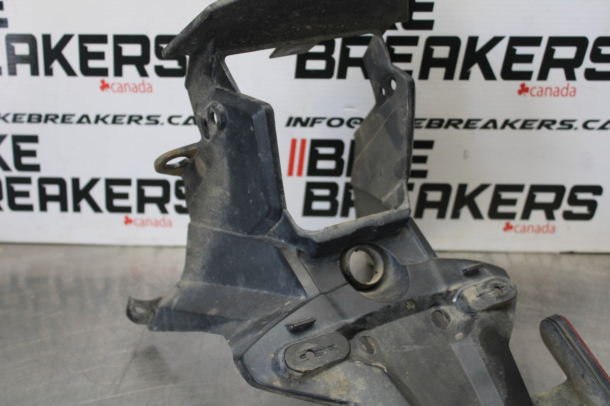15 TRIUMPH TIGER 800 LICENSE PLATE BRACKET MOUNT BB873