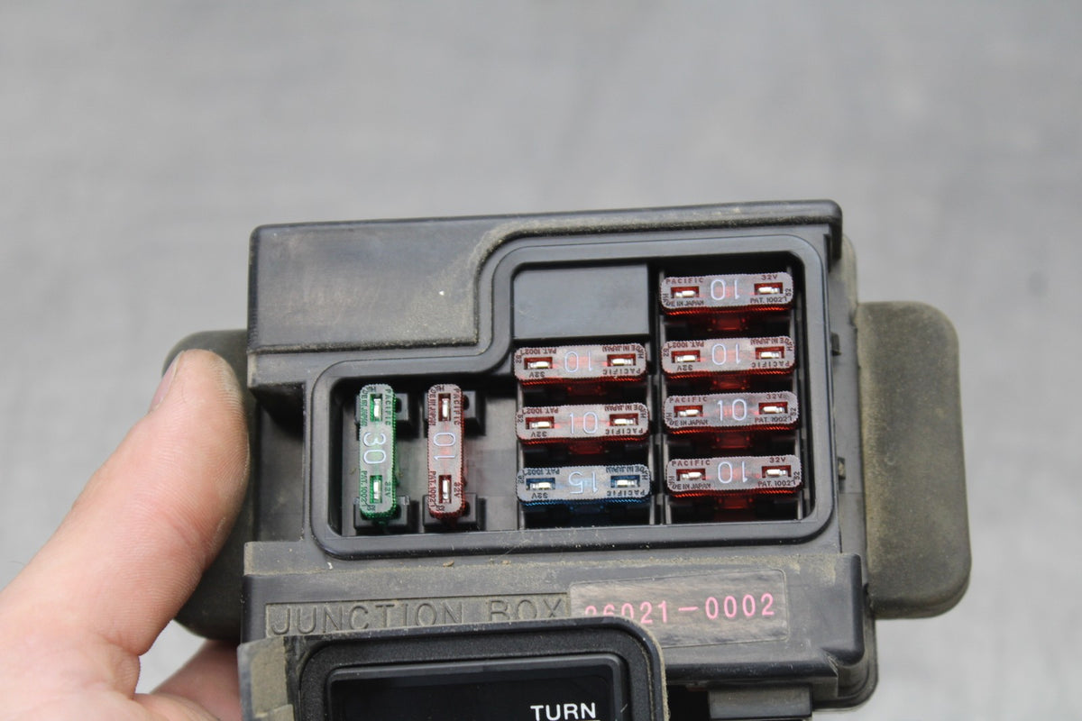 08 KAWASAKI VULCAN 1600 VN1600D NOMAD FUSE BOX JUNCTION BOX BB904