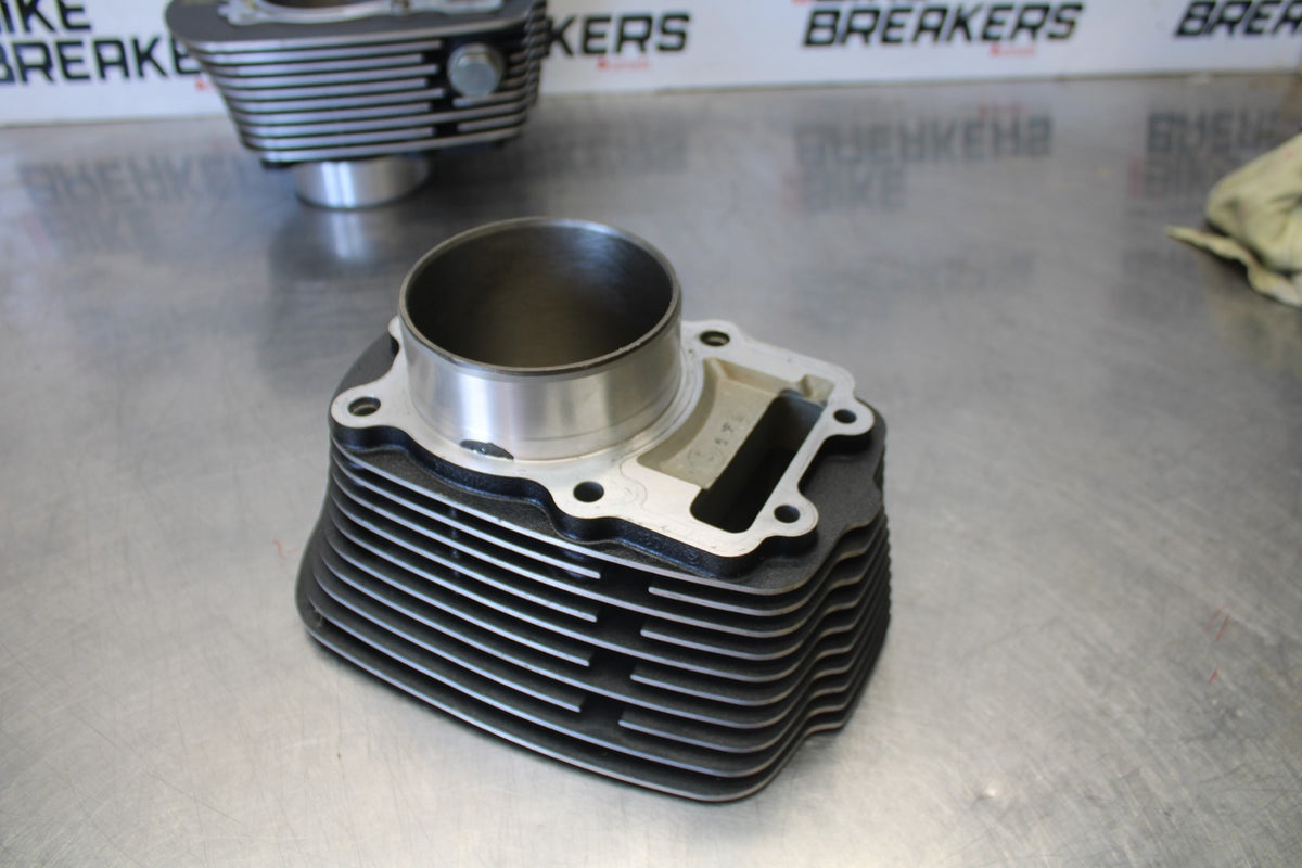03-17 VICTORY VEGAS ENGINE TOP END CYLINDER SET BB874