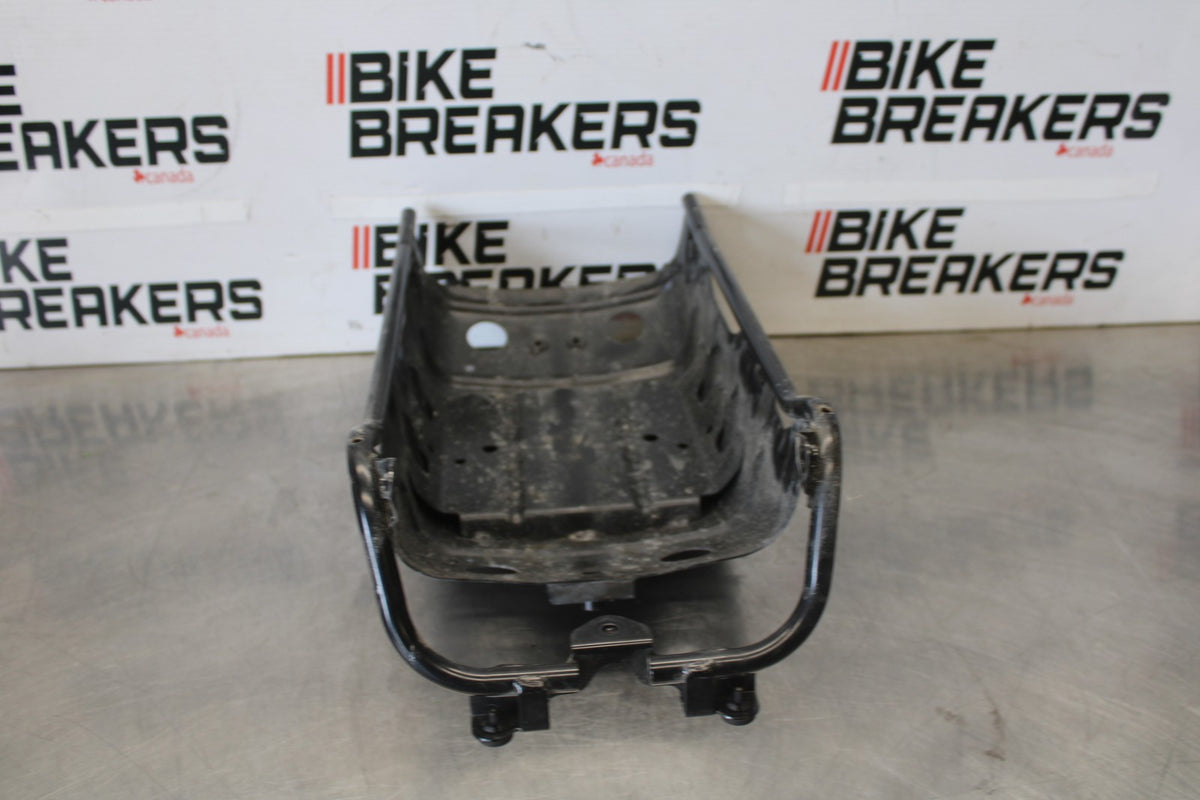 07 SUZUKI BOULEVARD M50 REAR BACK FENDER SUPPORT FRAME SUBFRAME BB897