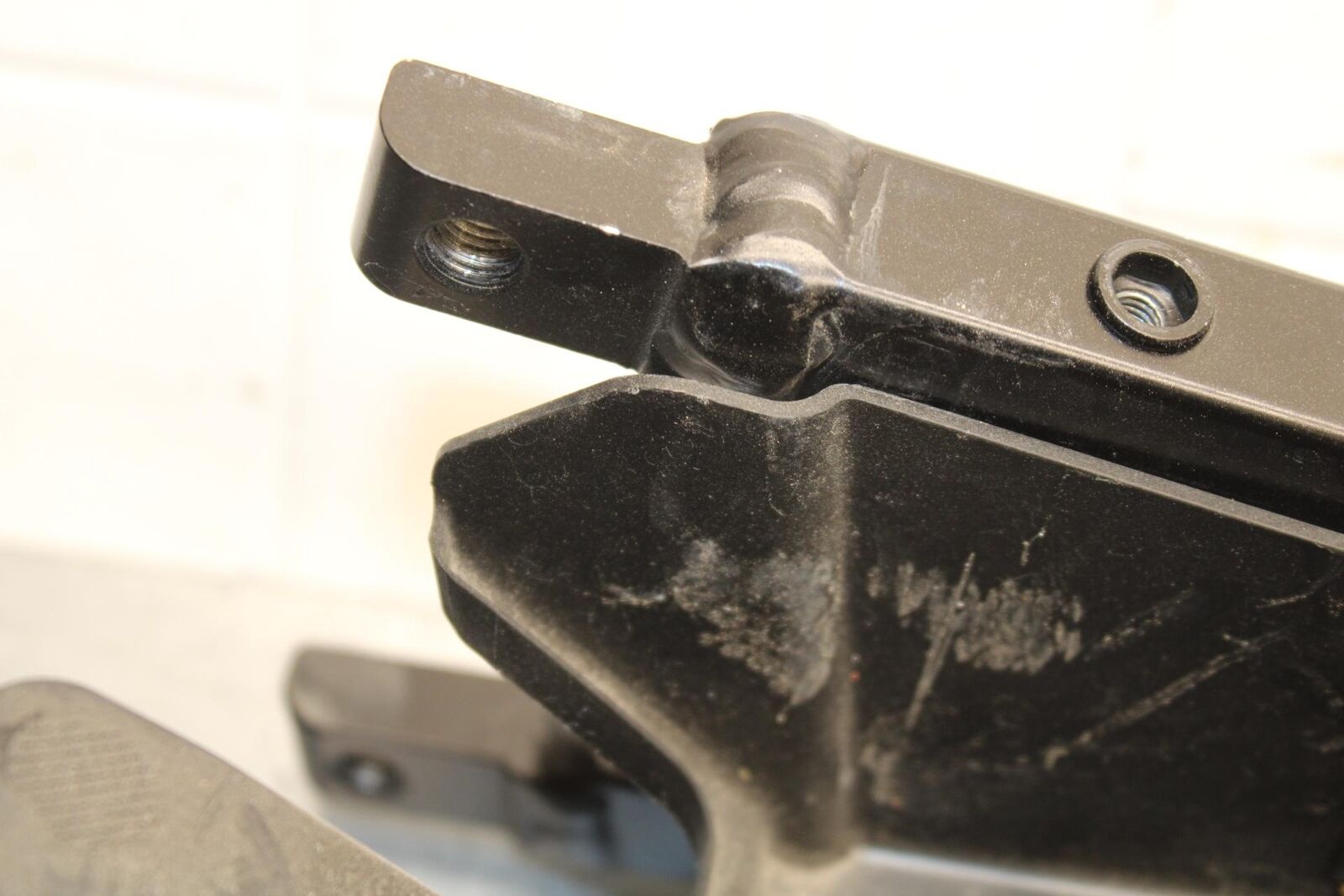 20 SUZUKI GSXR 1000 REAR SUBFRAME BACK SUB FRAME BB597