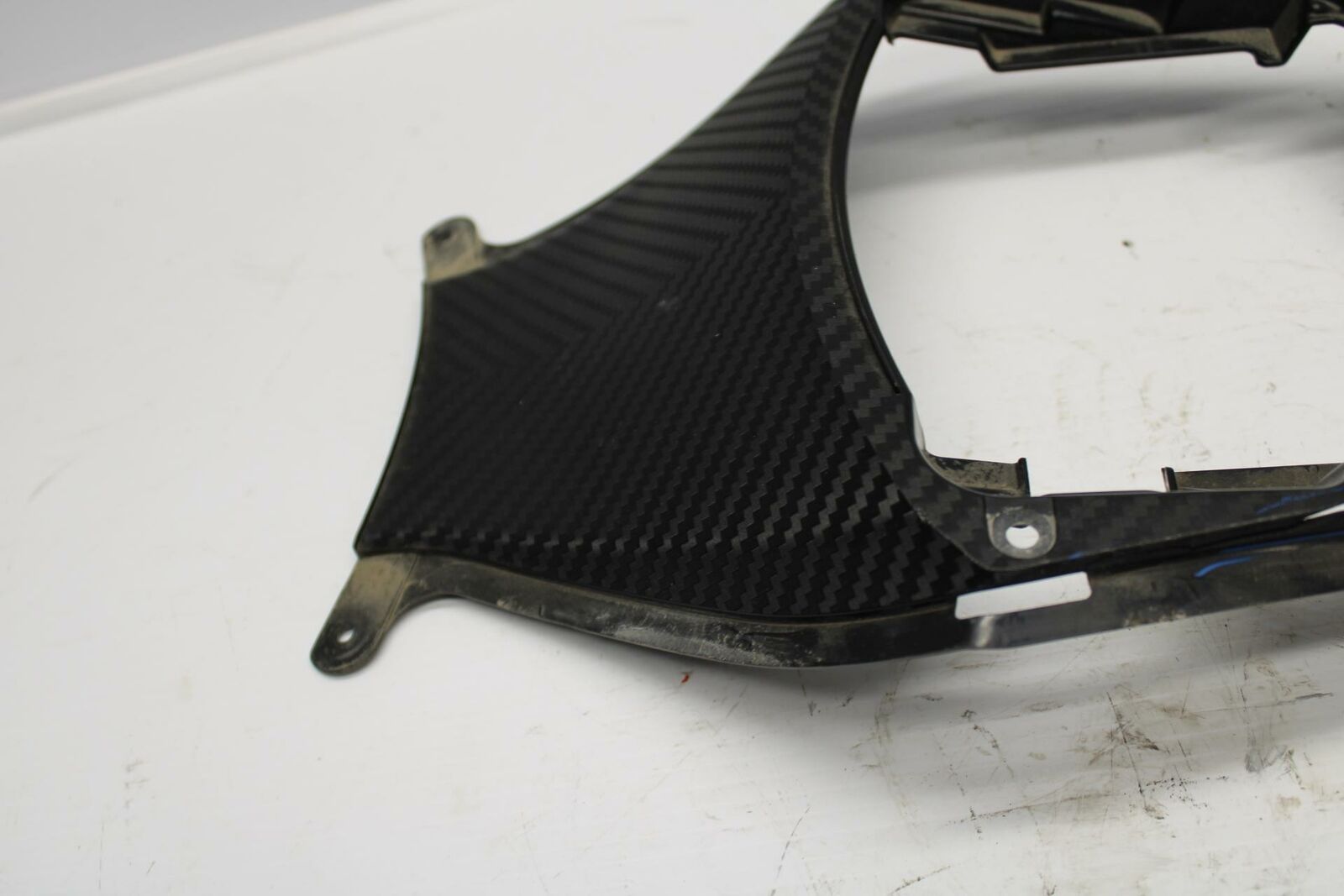 11-19 SUZUKI GSXR600 CENTER REAR BACK TAIL FAIRING COVER TRIM COWL BB 241