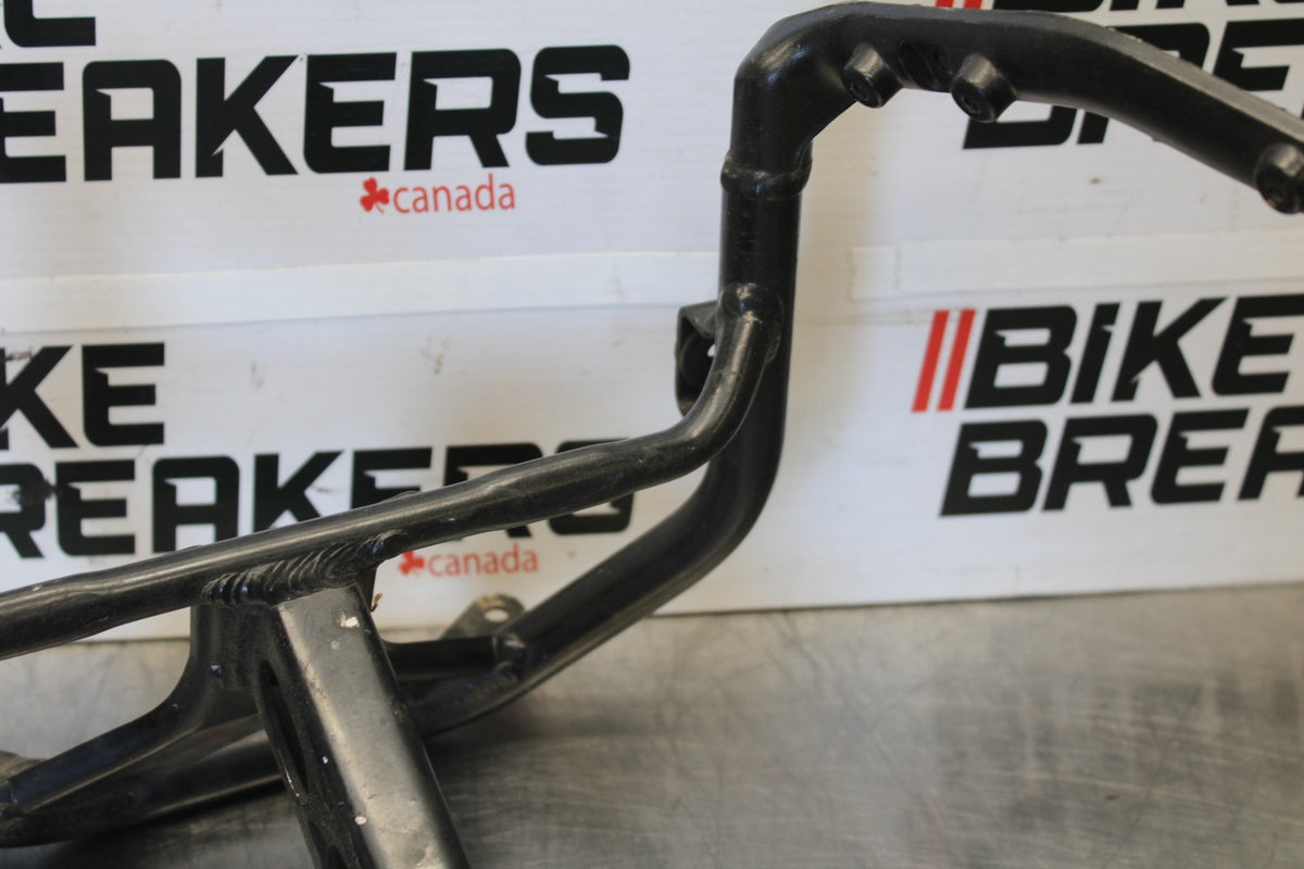 01-02 SUZUKI GSXR750 UPPER FAIRING MIRROR GAUGES STAY BRACKET BB621