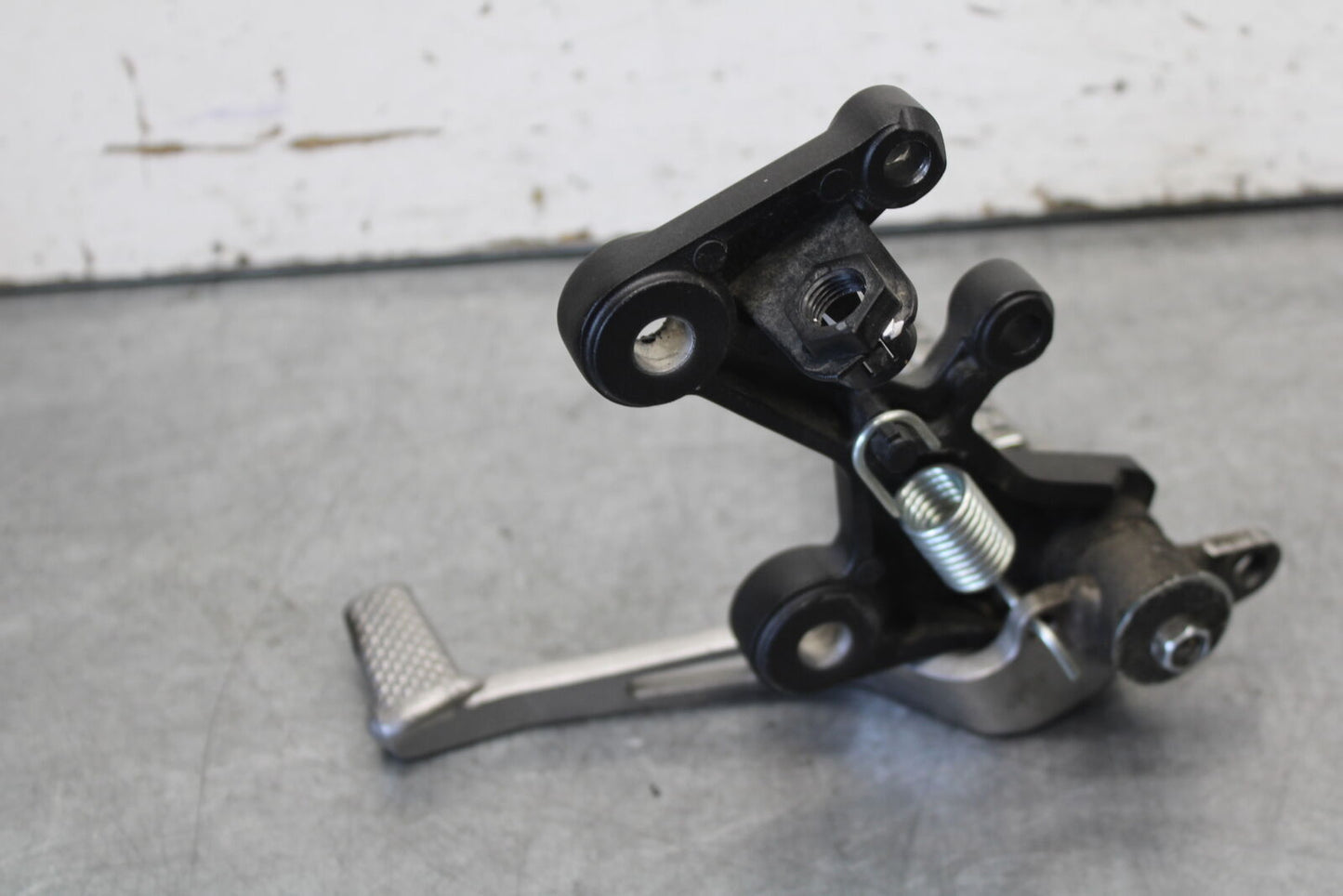 18-23 KAWASAKI NINJA 400 RIGHT REARSET REAR SET DRIVER FOOT PEG REST STOP BB679