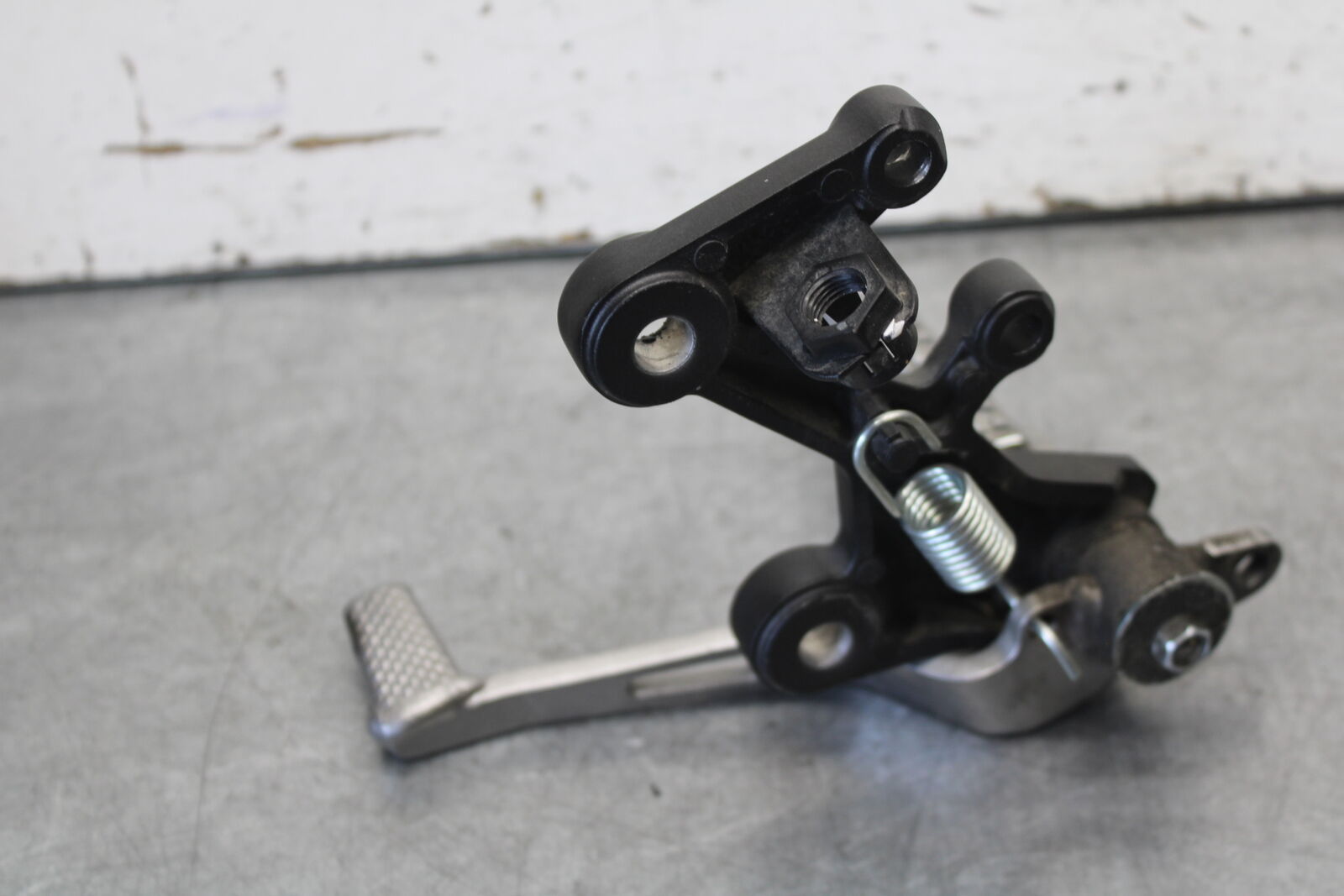 18-23 KAWASAKI NINJA 400 RIGHT REARSET REAR SET DRIVER FOOT PEG REST STOP BB679