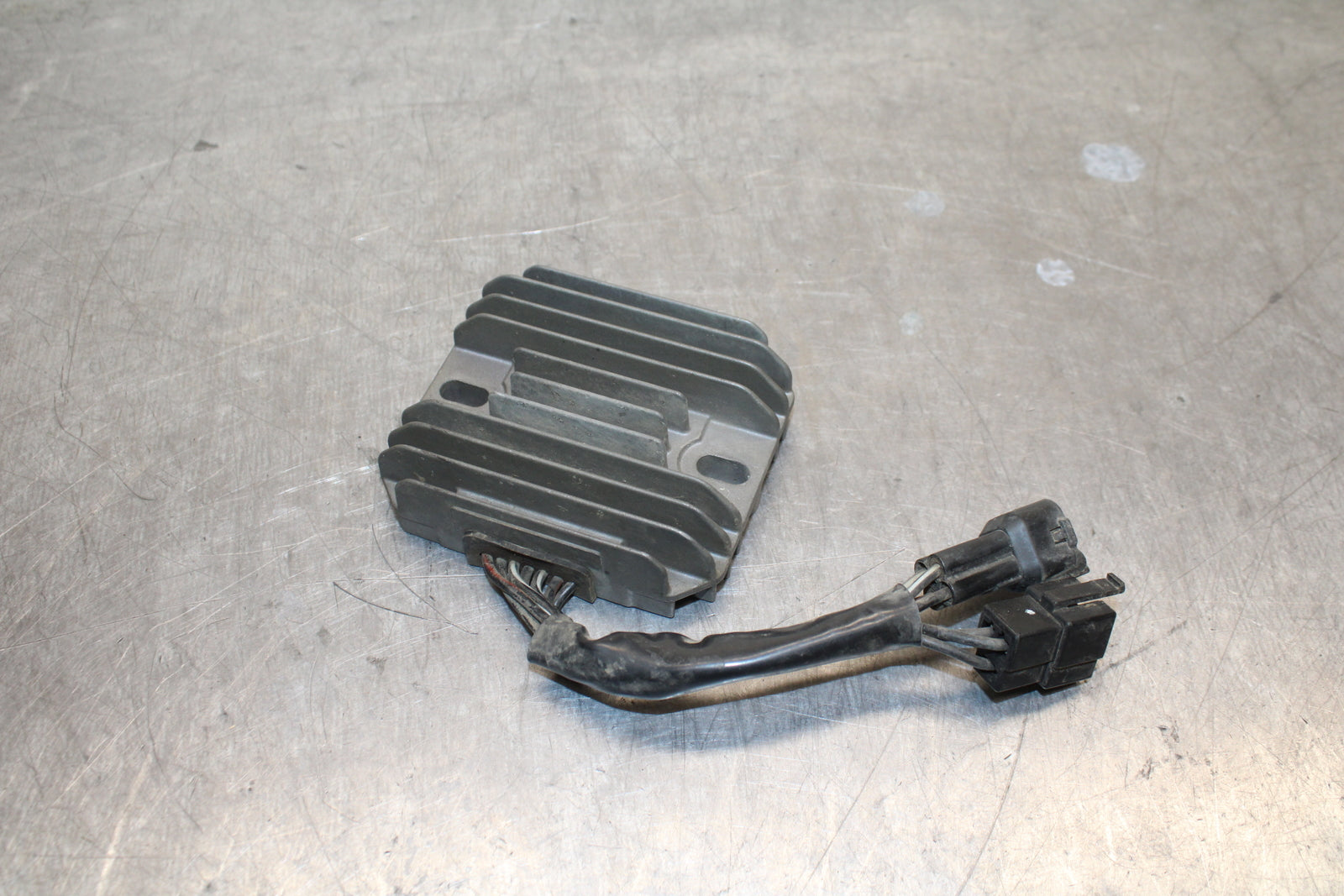 03 SUZUKI SV650S RECTIFIER VOLTAGE REGULATOR BB130